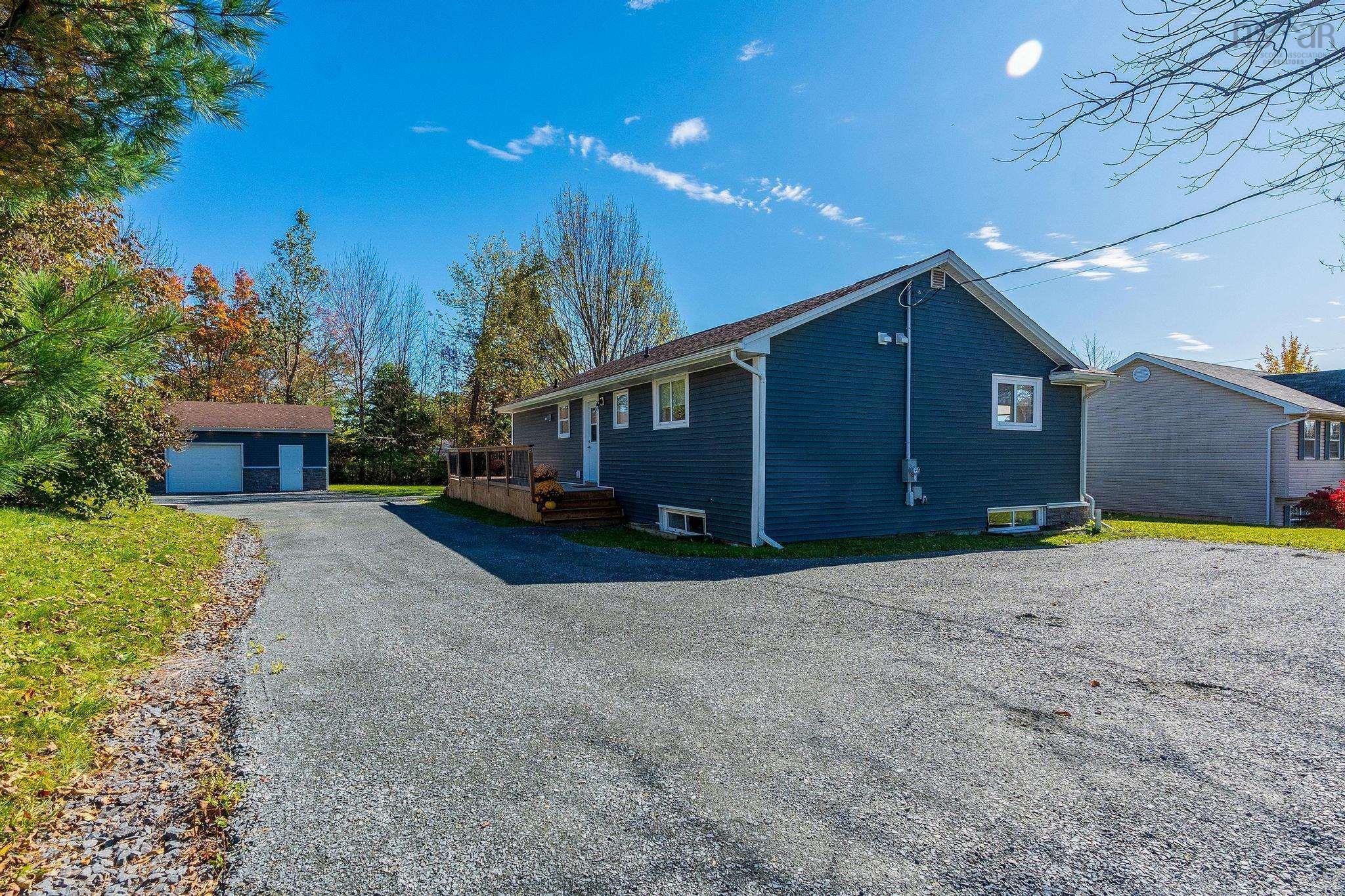 5 Beaver Bank Road, Lower Sackville, NS (MLS® 202519735)