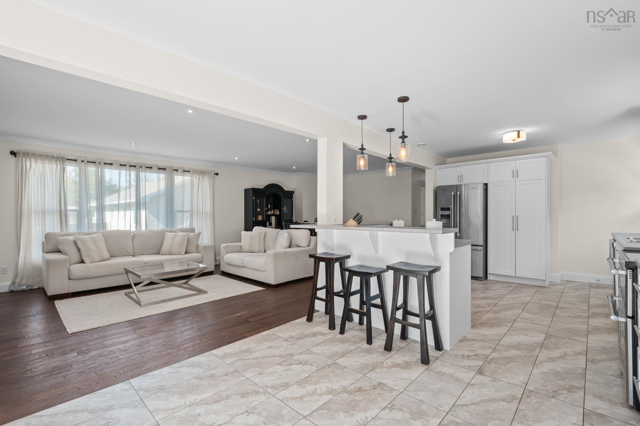 $574,900.00: 5 Beaver Bank Road, Lower Sackville