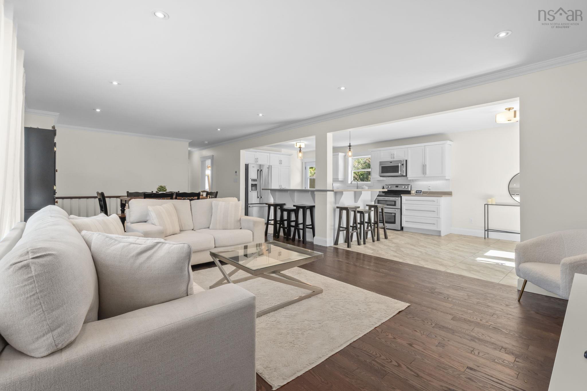 $574,900.00: 5 Beaver Bank Road, Lower Sackville