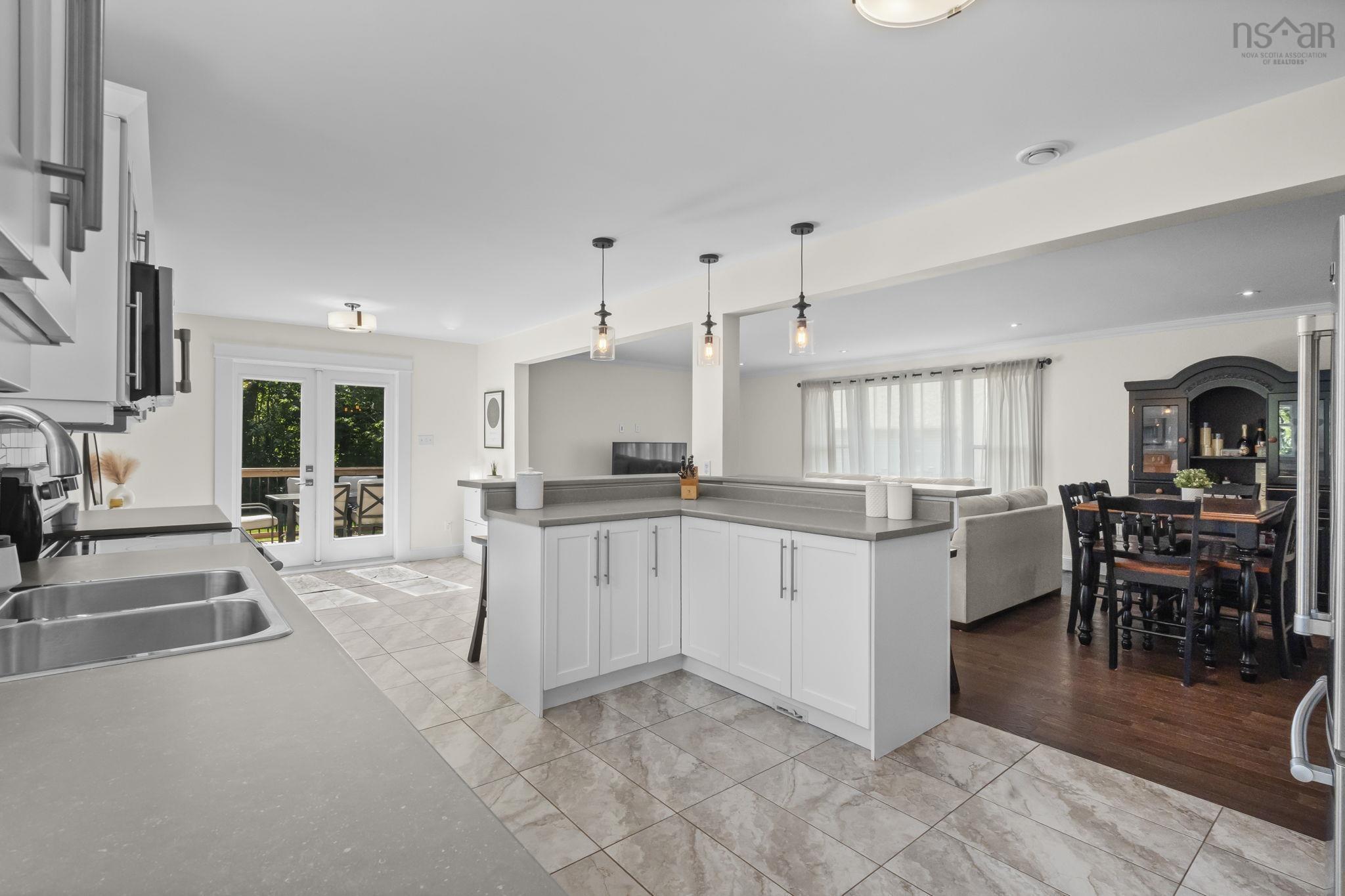 $574,900.00: 5 Beaver Bank Road, Lower Sackville