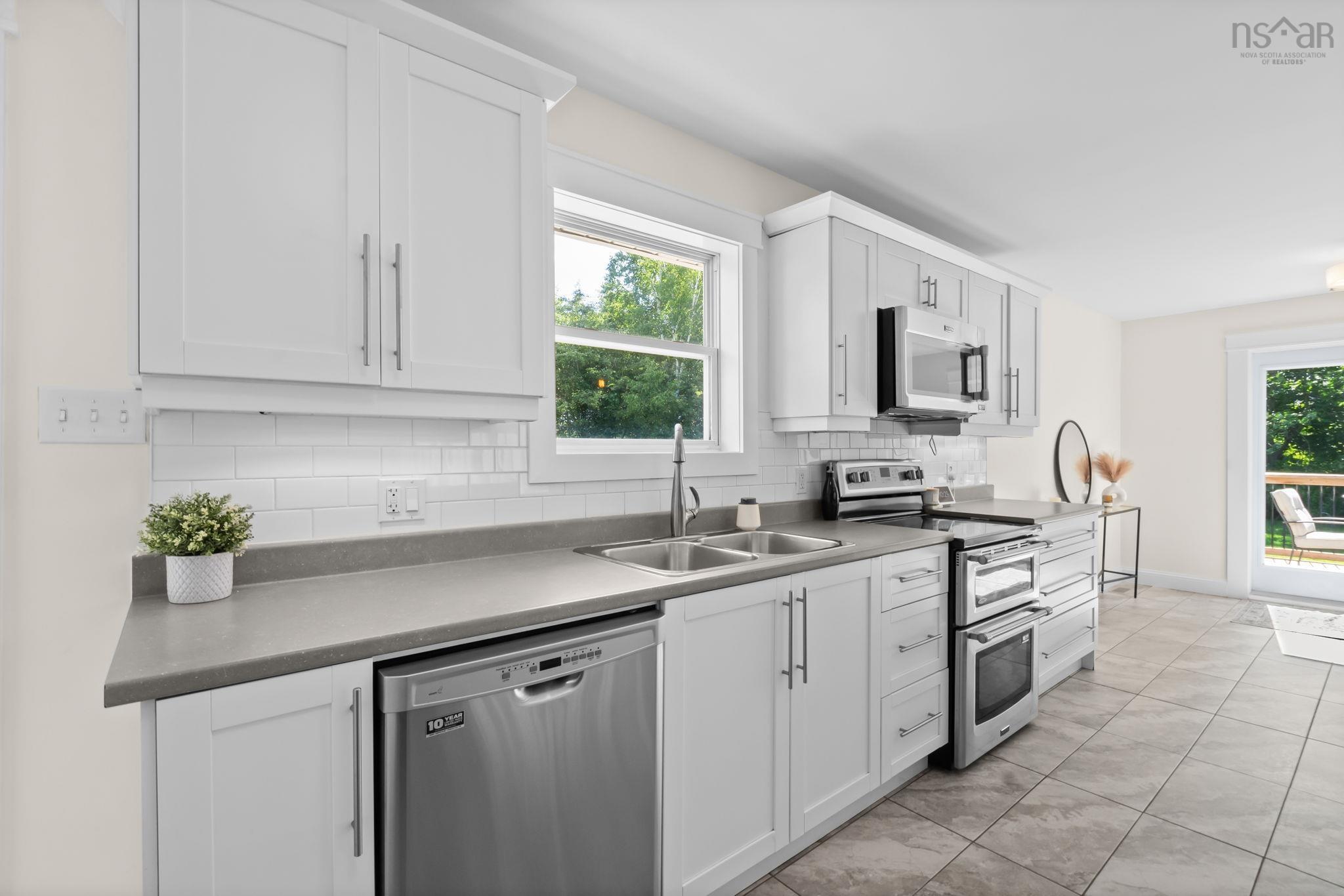 $574,900.00: 5 Beaver Bank Road, Lower Sackville