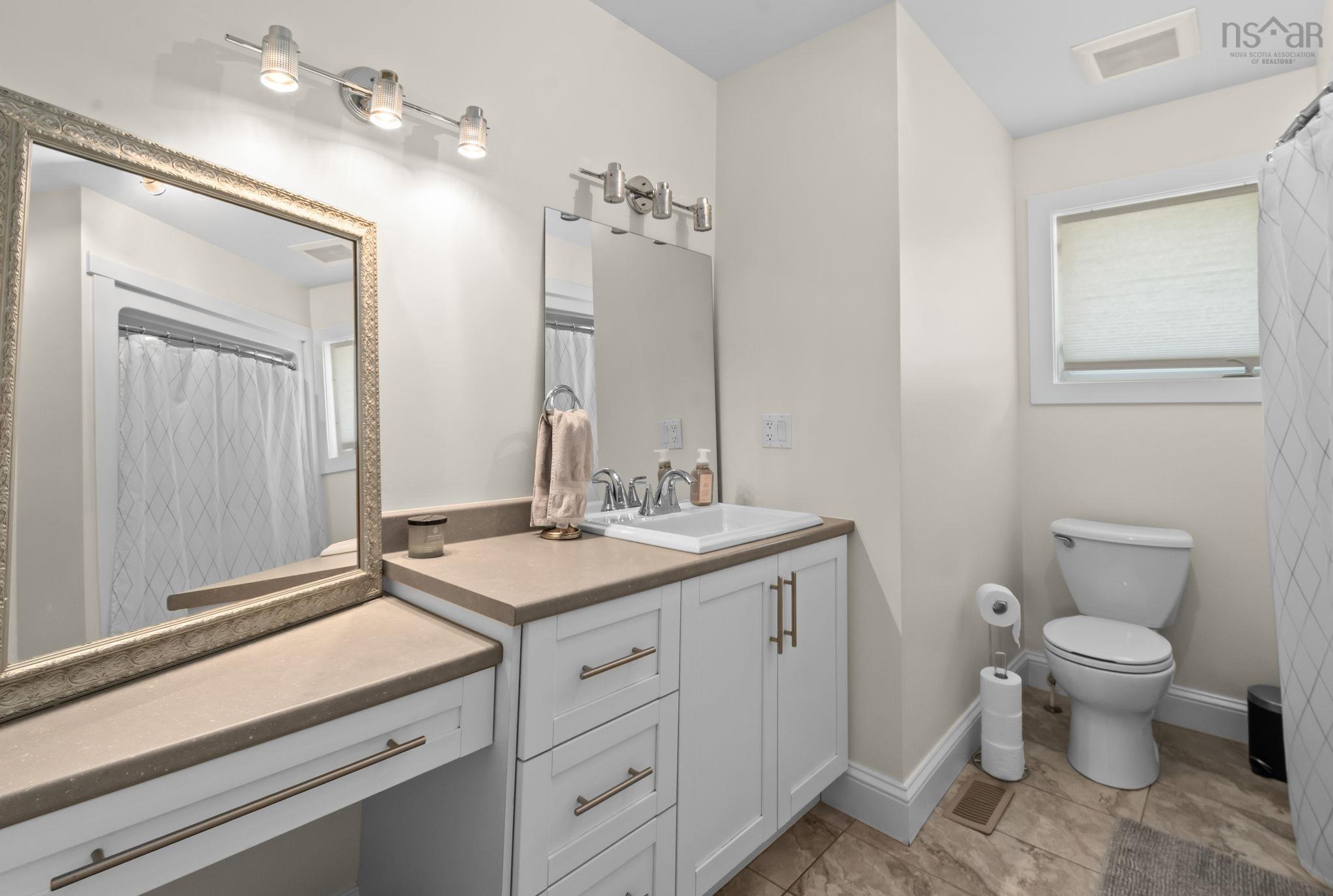 $574,900.00: 5 Beaver Bank Road, Lower Sackville