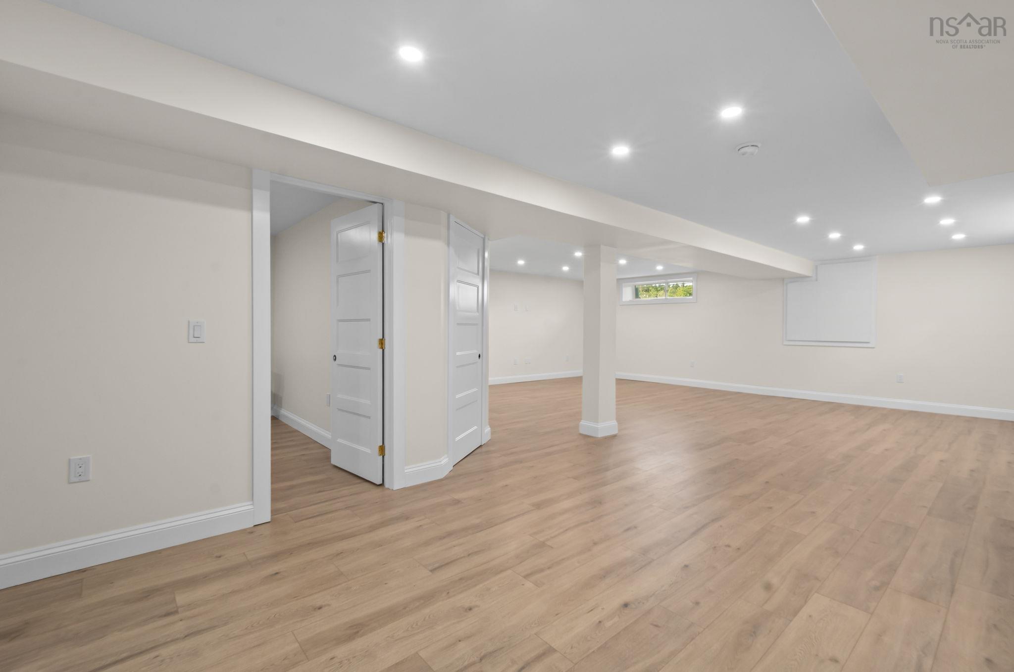 $574,900.00: 5 Beaver Bank Road, Lower Sackville