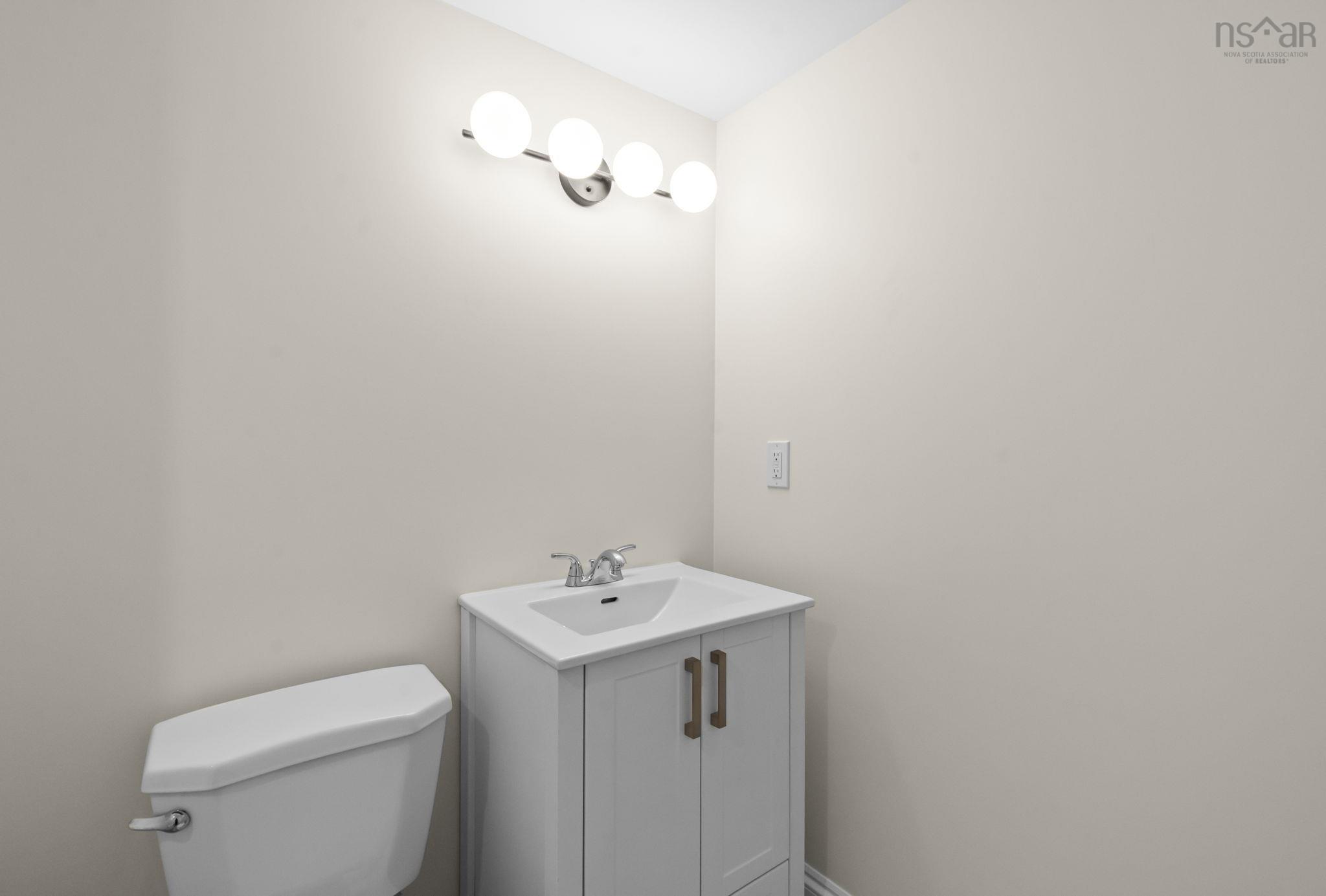 $574,900.00: 5 Beaver Bank Road, Lower Sackville