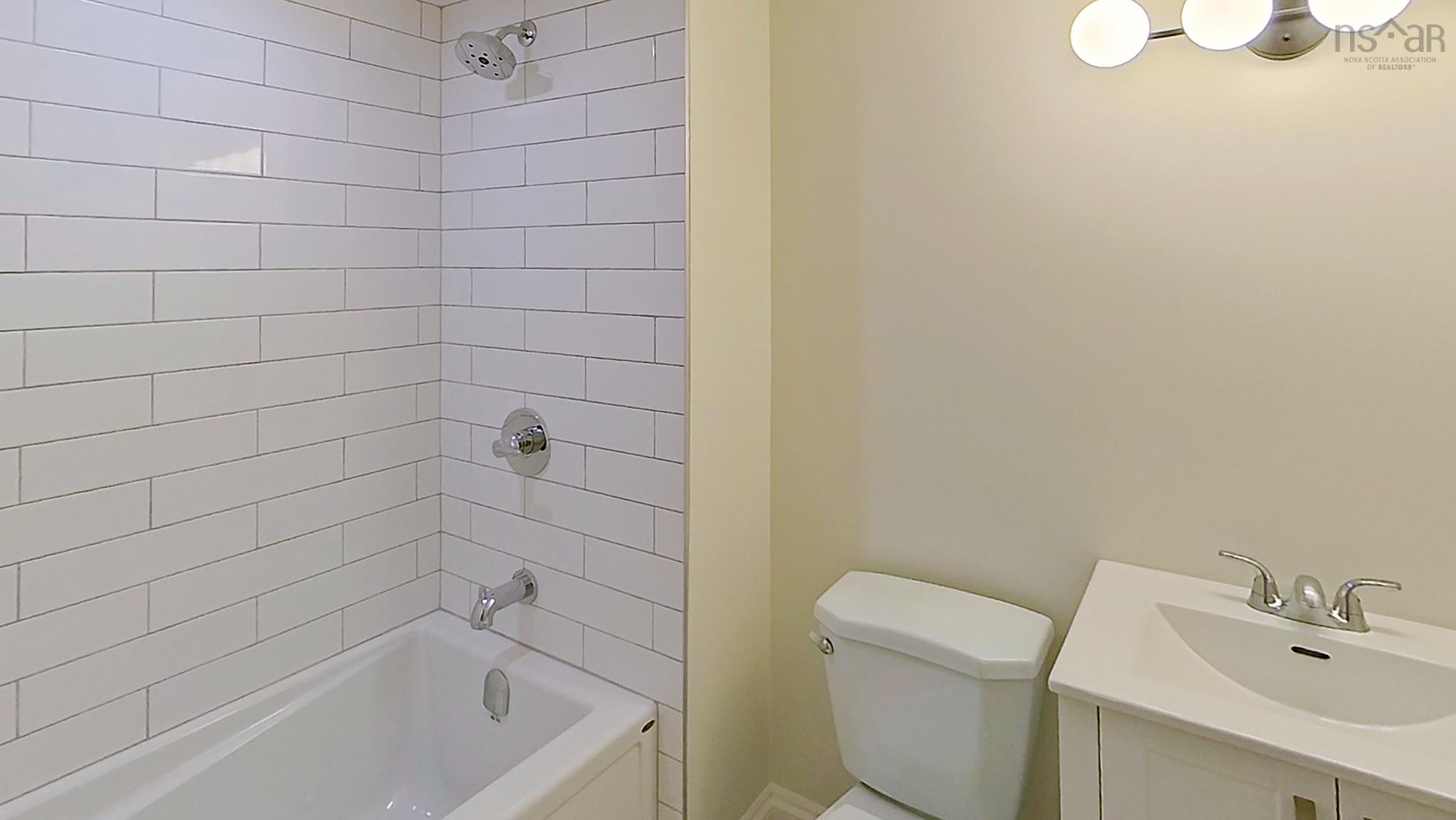 $574,900.00: 5 Beaver Bank Road, Lower Sackville