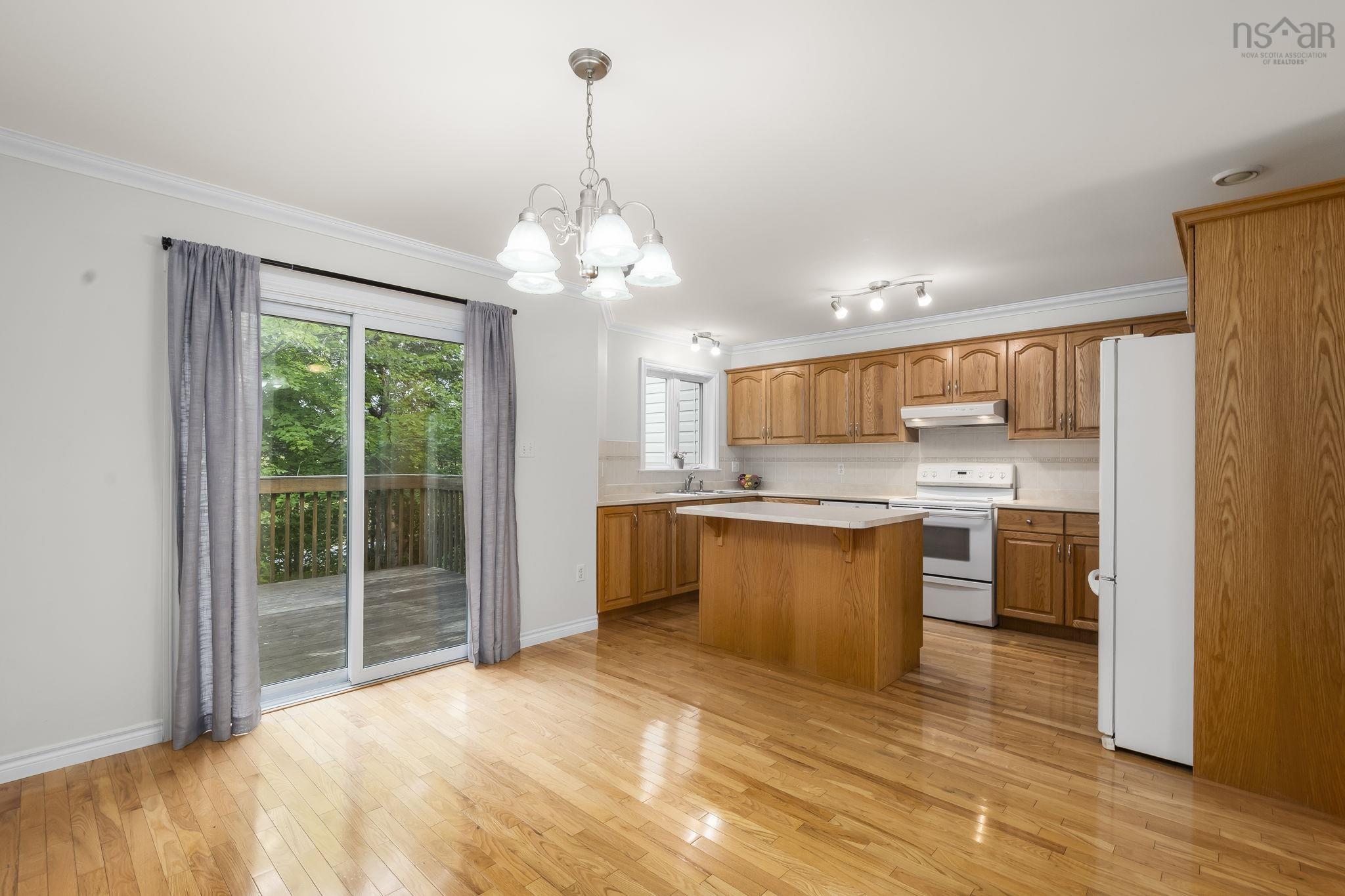 $499,900.00: 64 Brookshire Court, Bedford