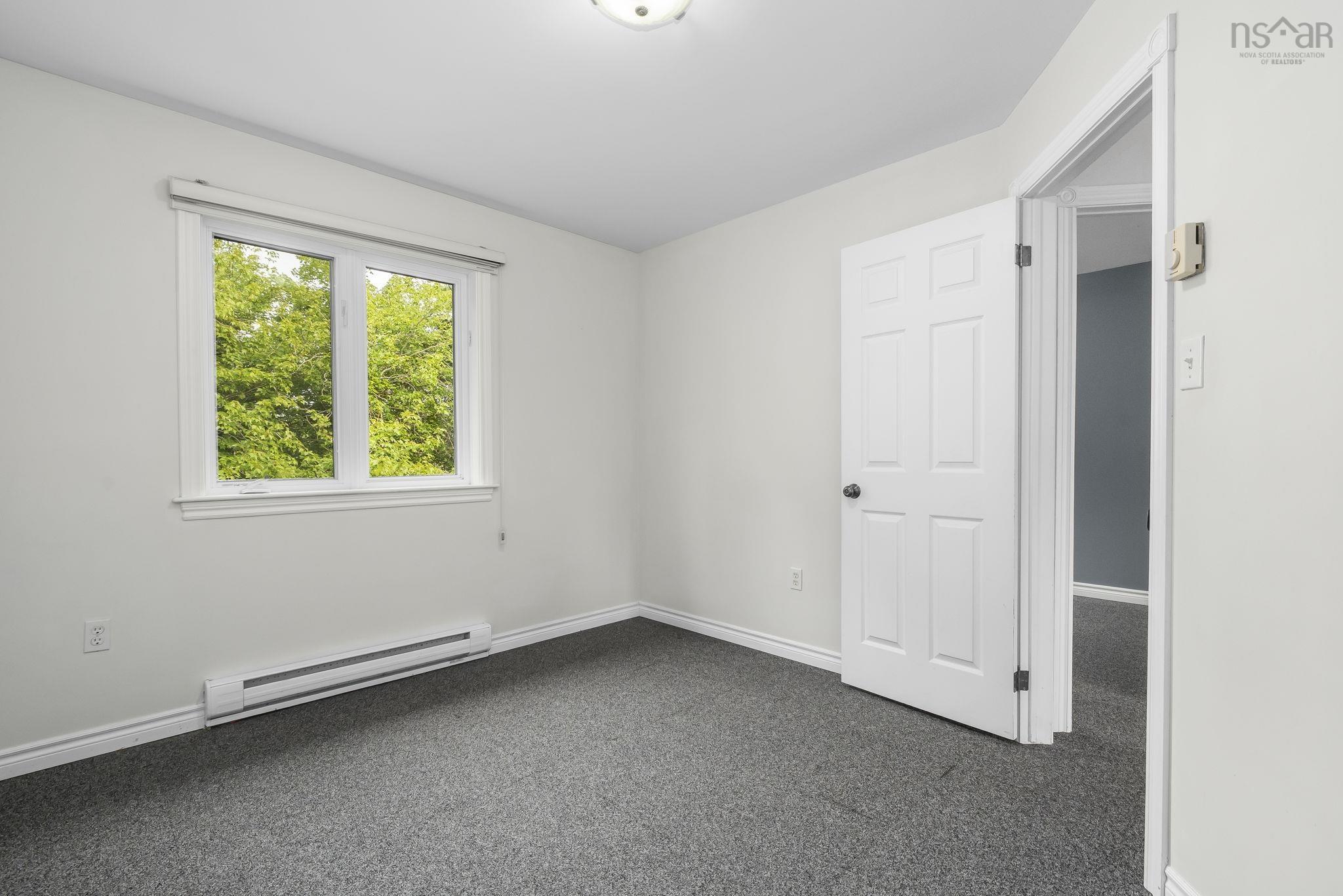 $499,900.00: 64 Brookshire Court, Bedford