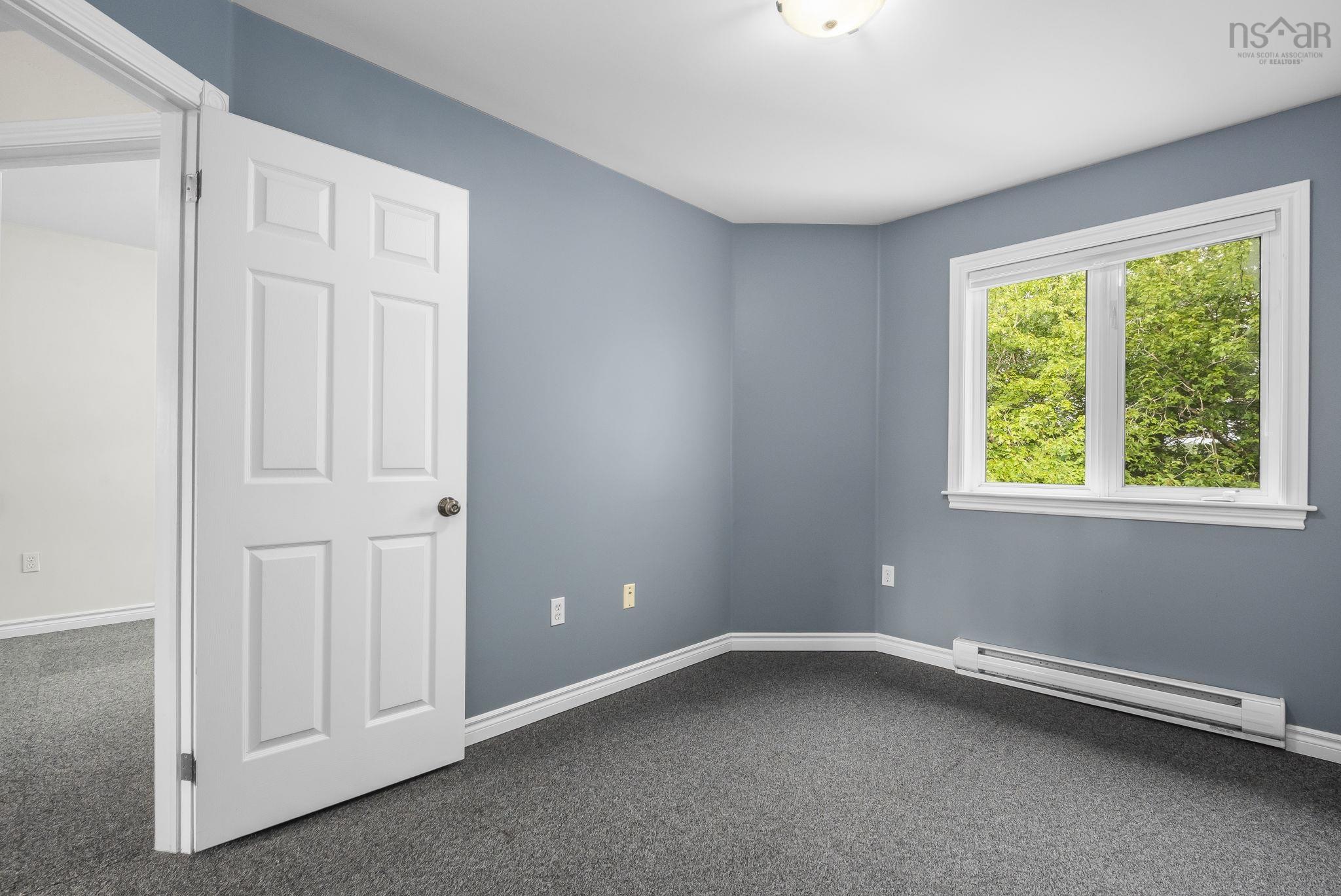 $499,900.00: 64 Brookshire Court, Bedford