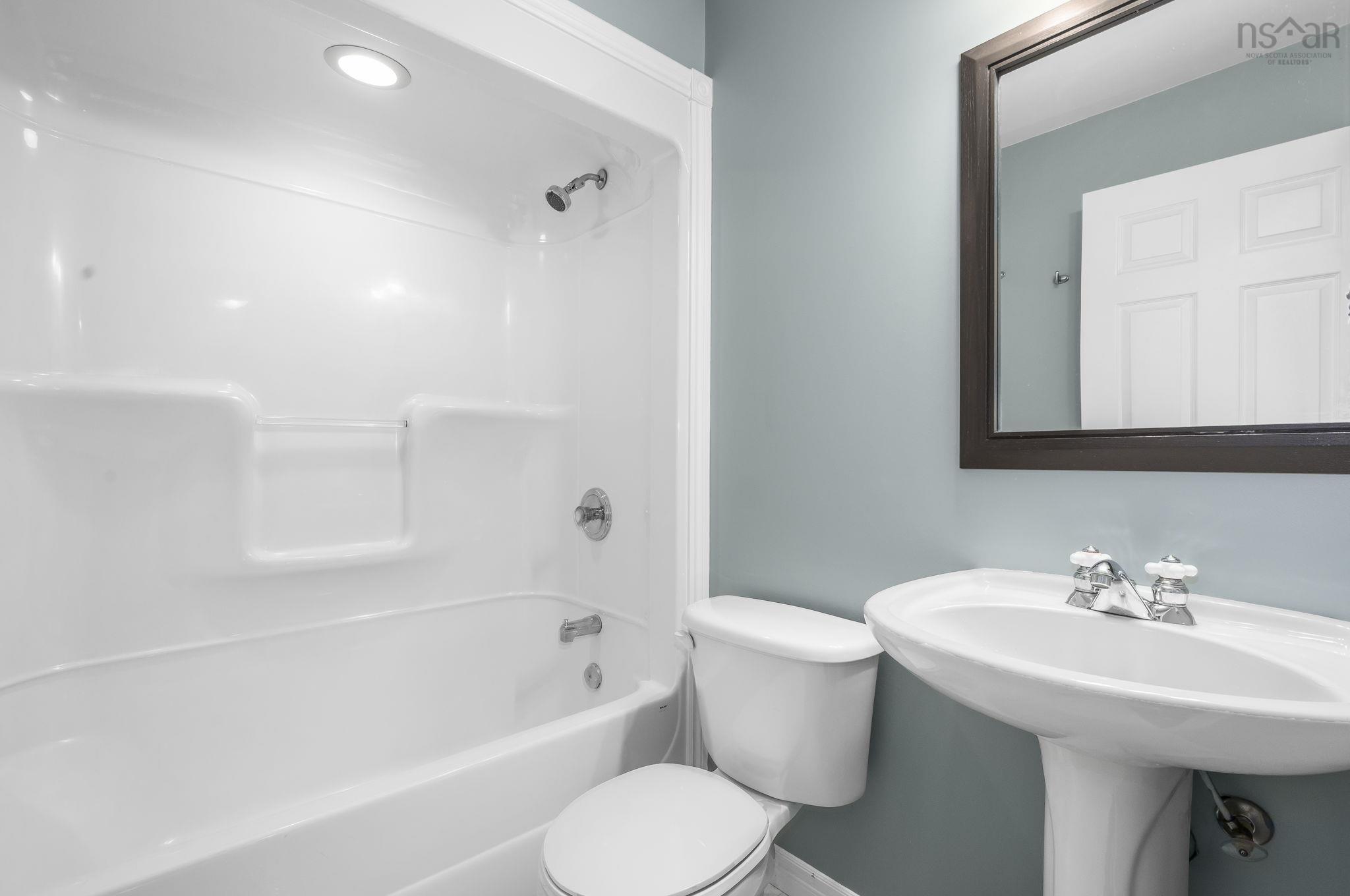 $499,900.00: 64 Brookshire Court, Bedford