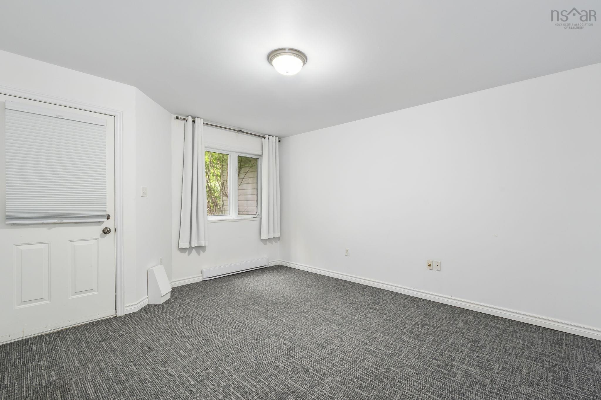 $499,900.00: 64 Brookshire Court, Bedford