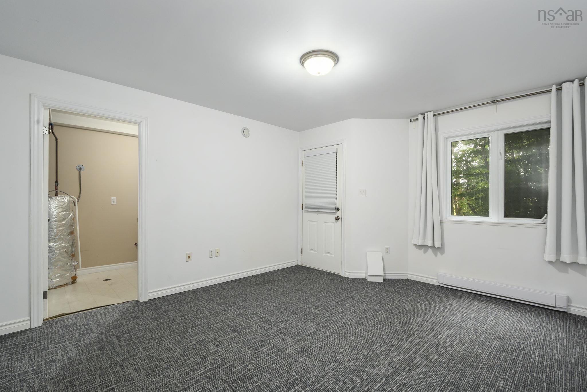 $499,900.00: 64 Brookshire Court, Bedford