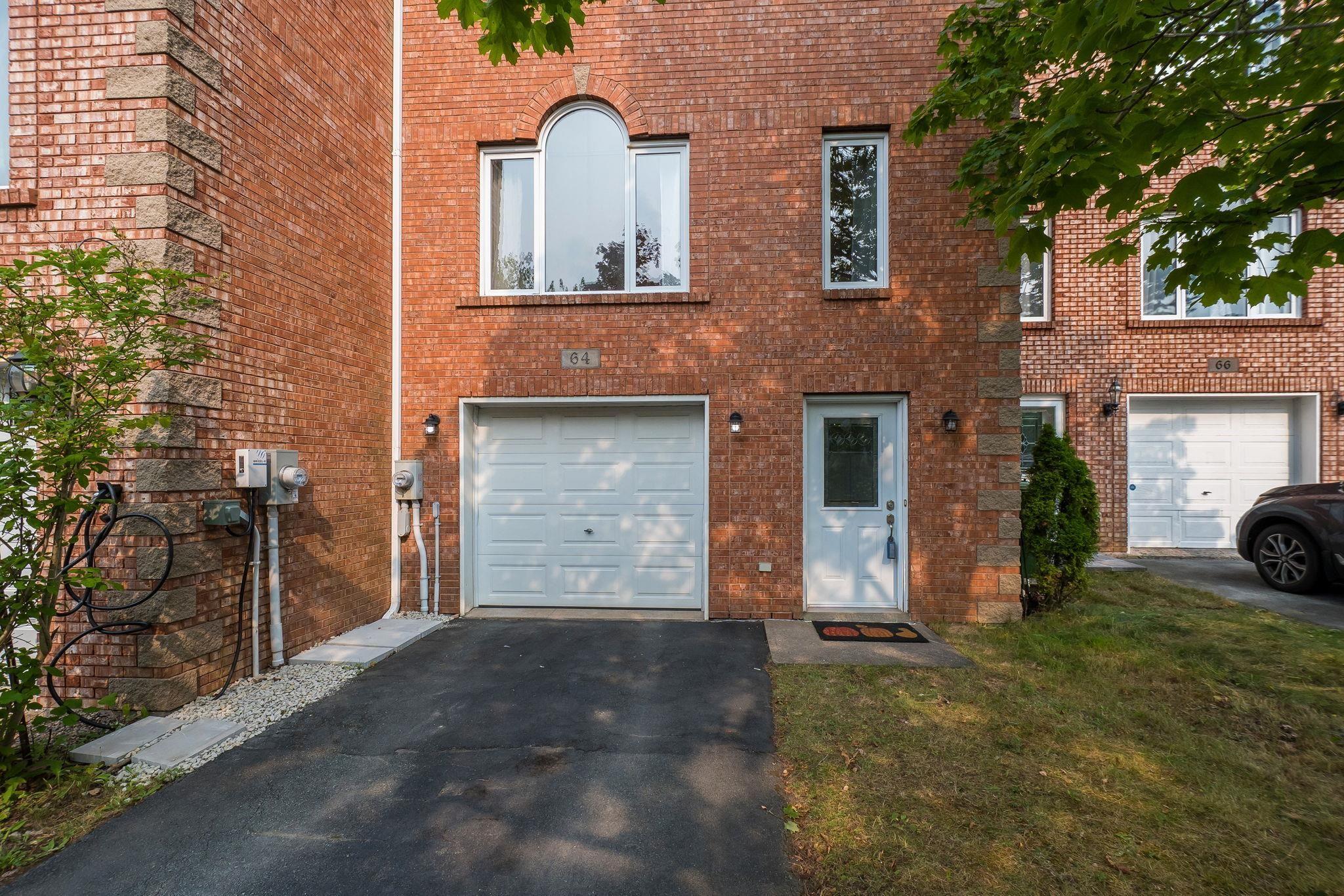 $499,900.00: 64 Brookshire Court, Bedford