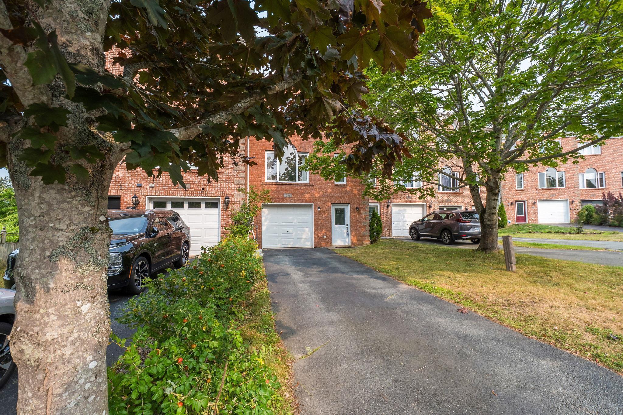 $499,900.00: 64 Brookshire Court, Bedford