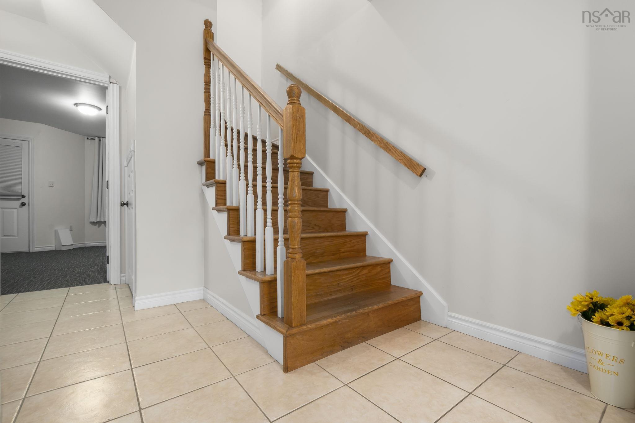 $499,900.00: 64 Brookshire Court, Bedford