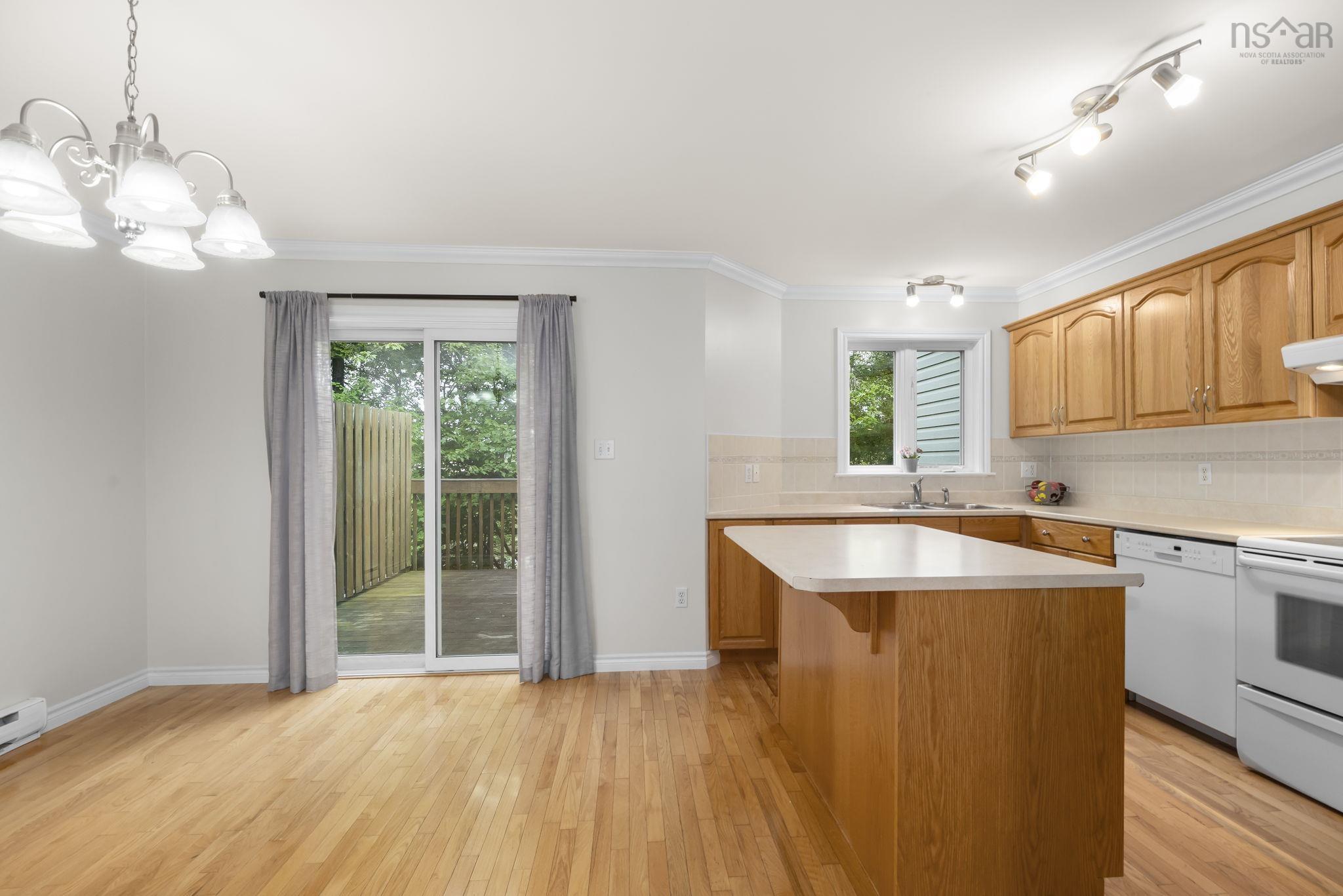 $499,900.00: 64 Brookshire Court, Bedford