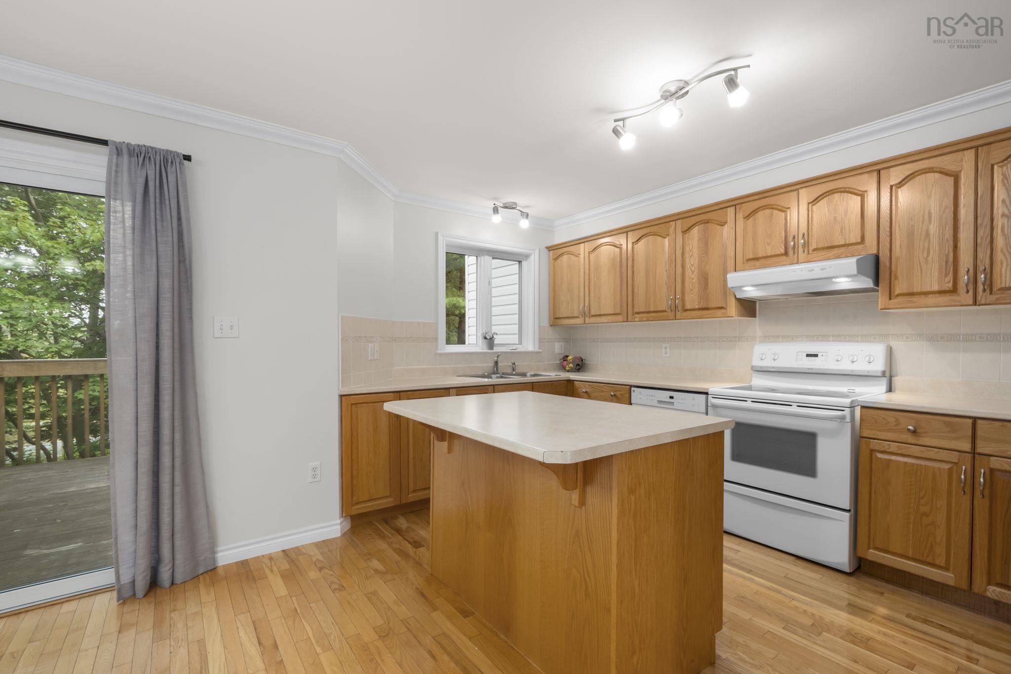 $499,900.00: 64 Brookshire Court, Bedford