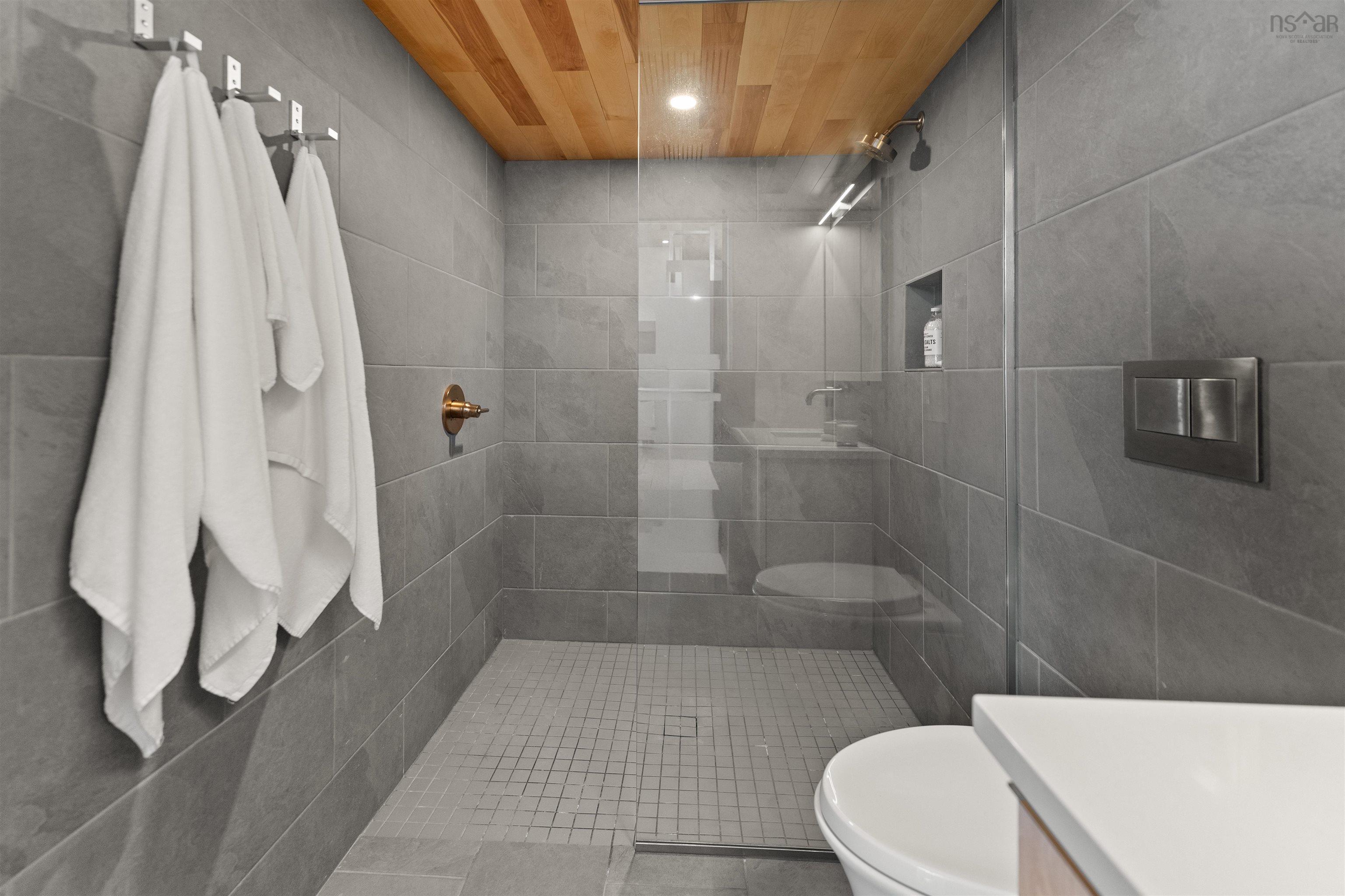 $1,050,000.00: 325 Long Cove Road, Port Medway