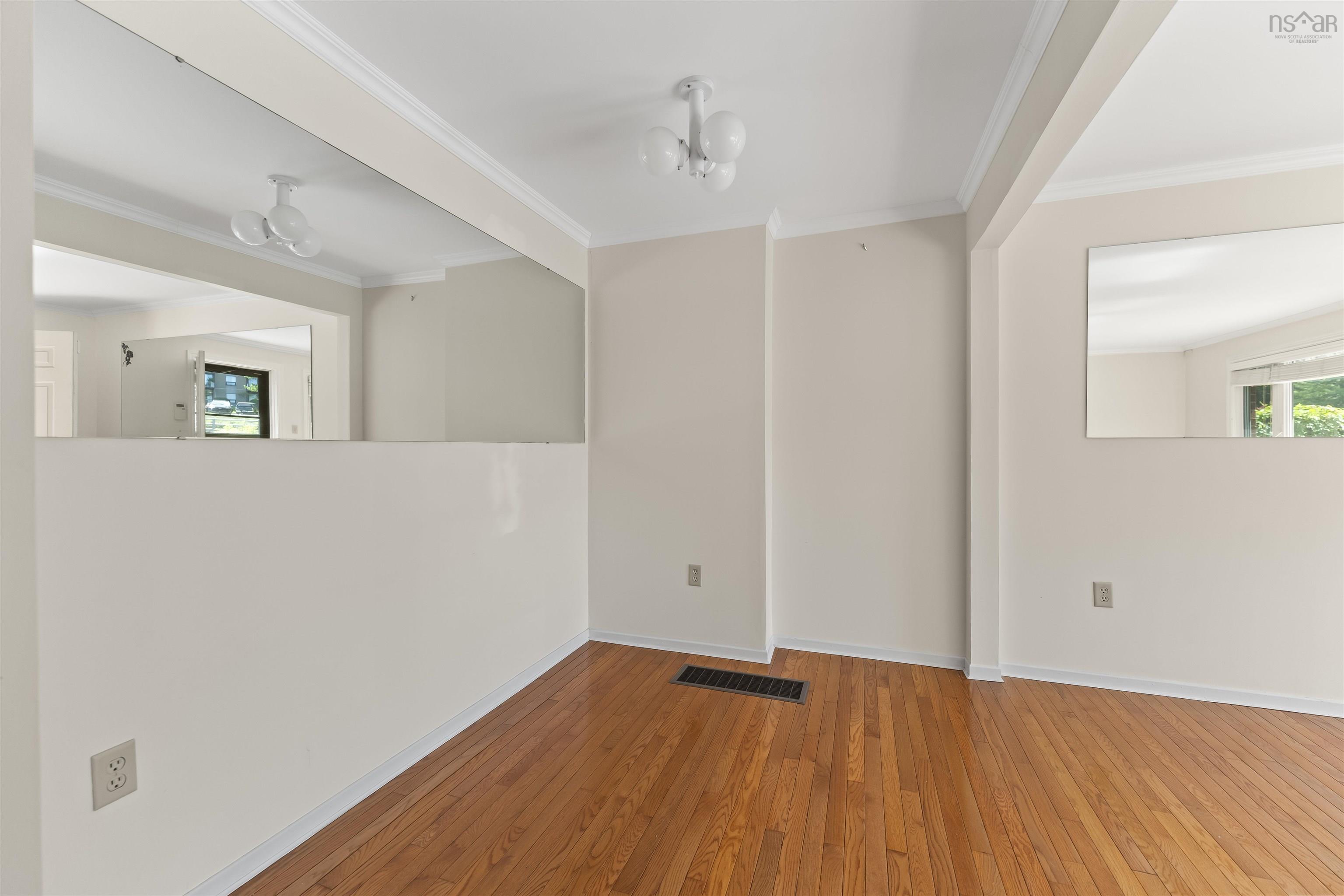 $379,900.00: 31 - G4 84 Forestside Crescent, Halifax