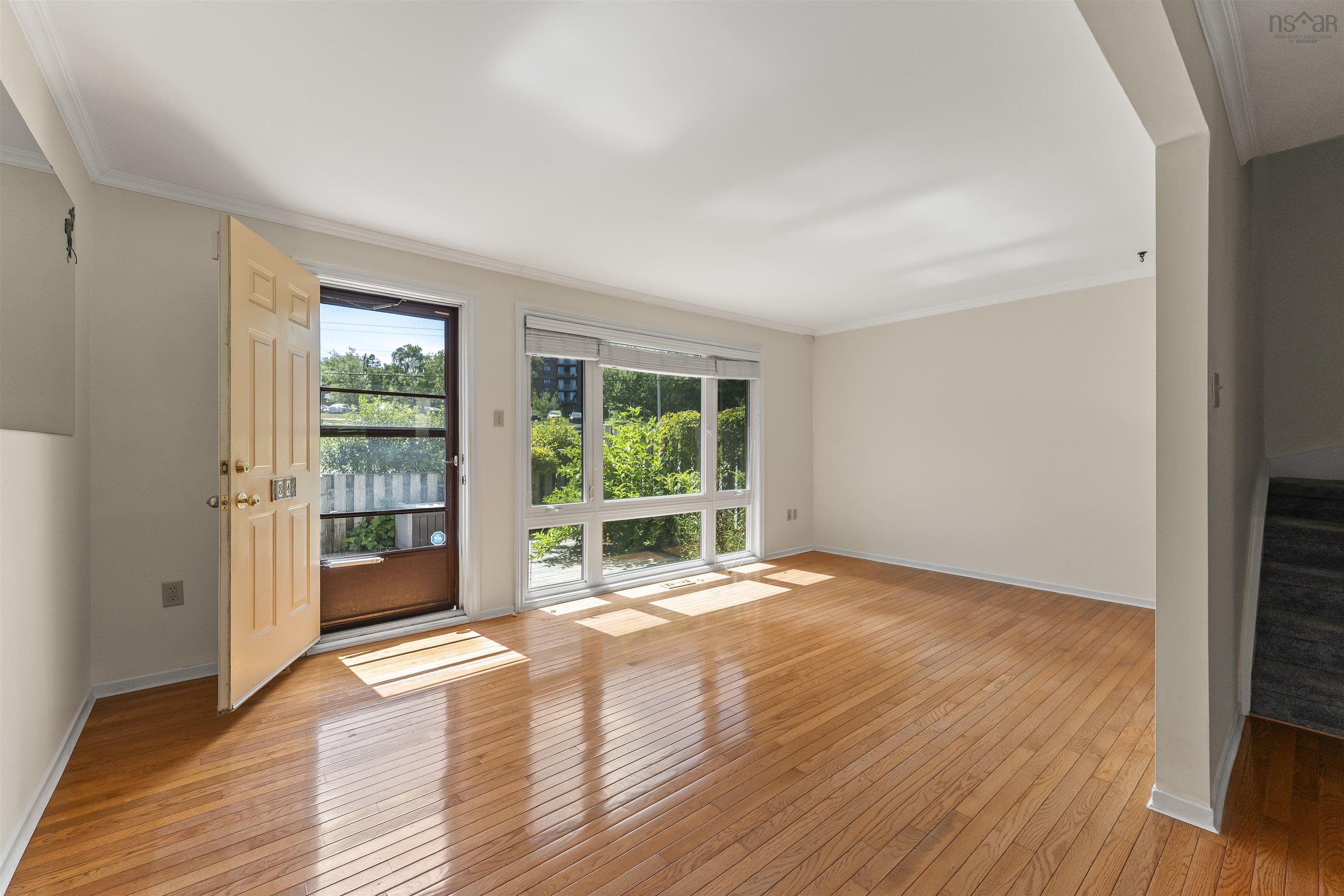 $379,900.00: 31 - G4 84 Forestside Crescent, Halifax