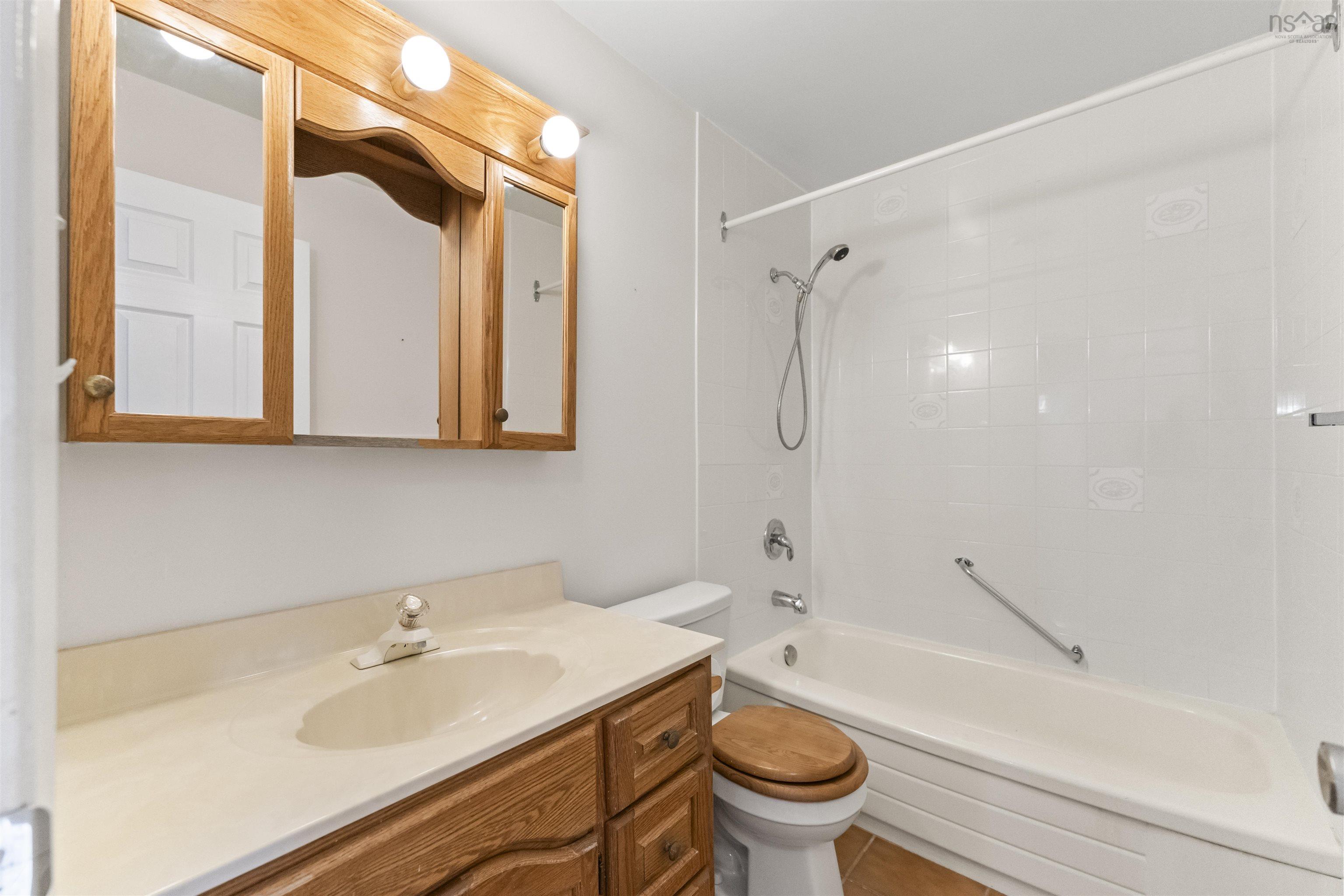 $379,900.00: 31 - G4 84 Forestside Crescent, Halifax