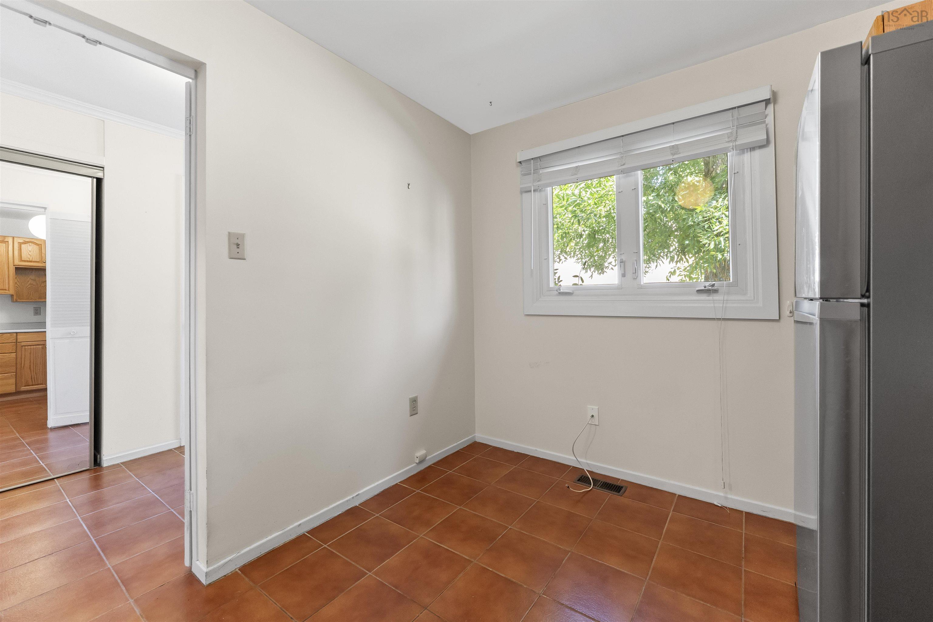 $379,900.00: 31 - G4 84 Forestside Crescent, Halifax