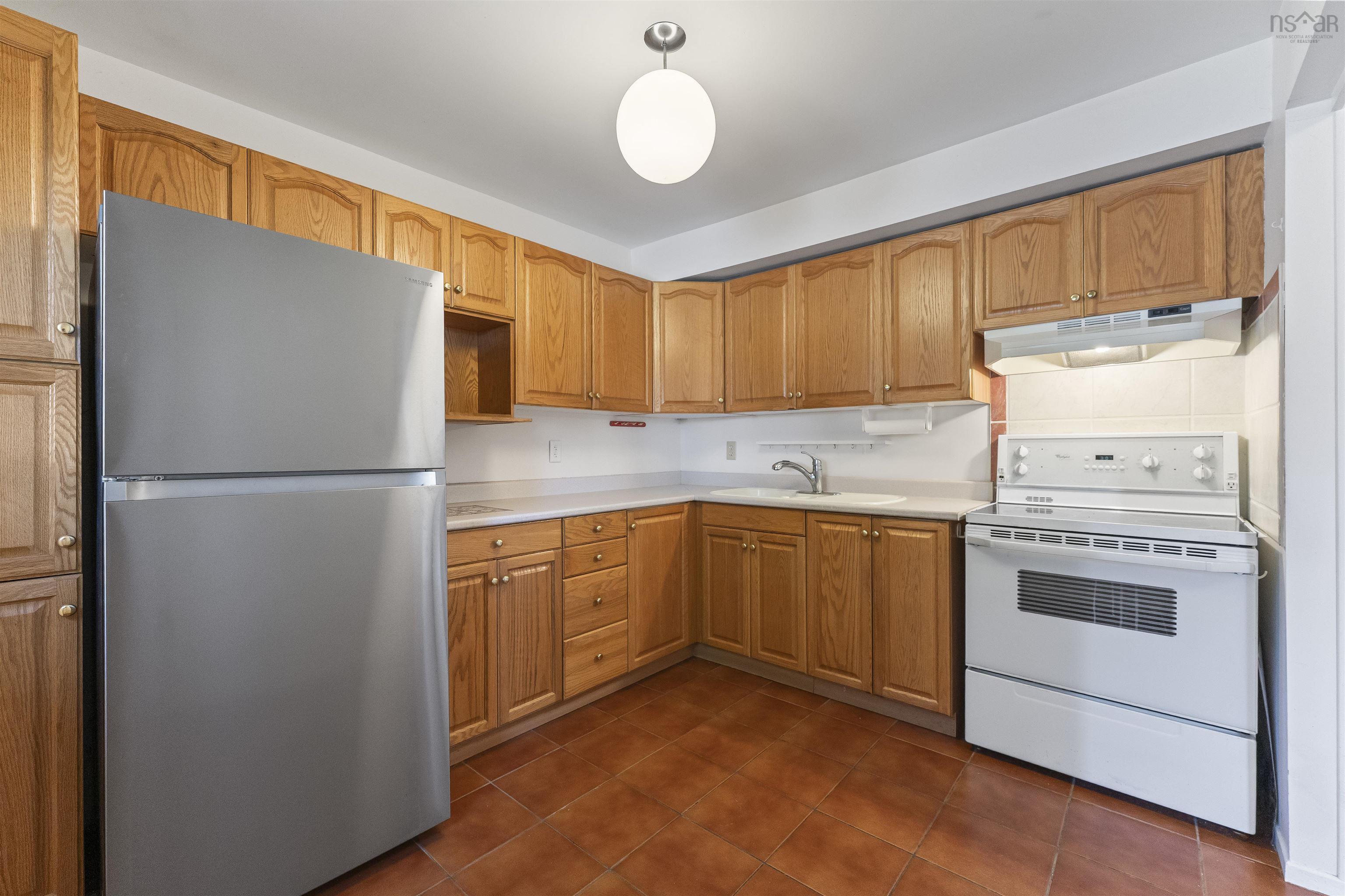 $379,900.00: 31 - G4 84 Forestside Crescent, Halifax