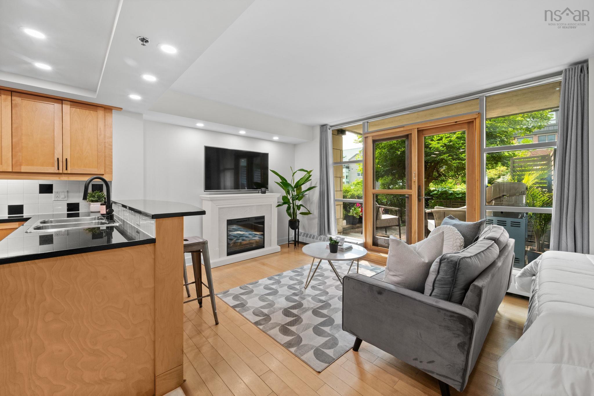 $449,900.00: 200 1479 Lower Water Street, Halifax