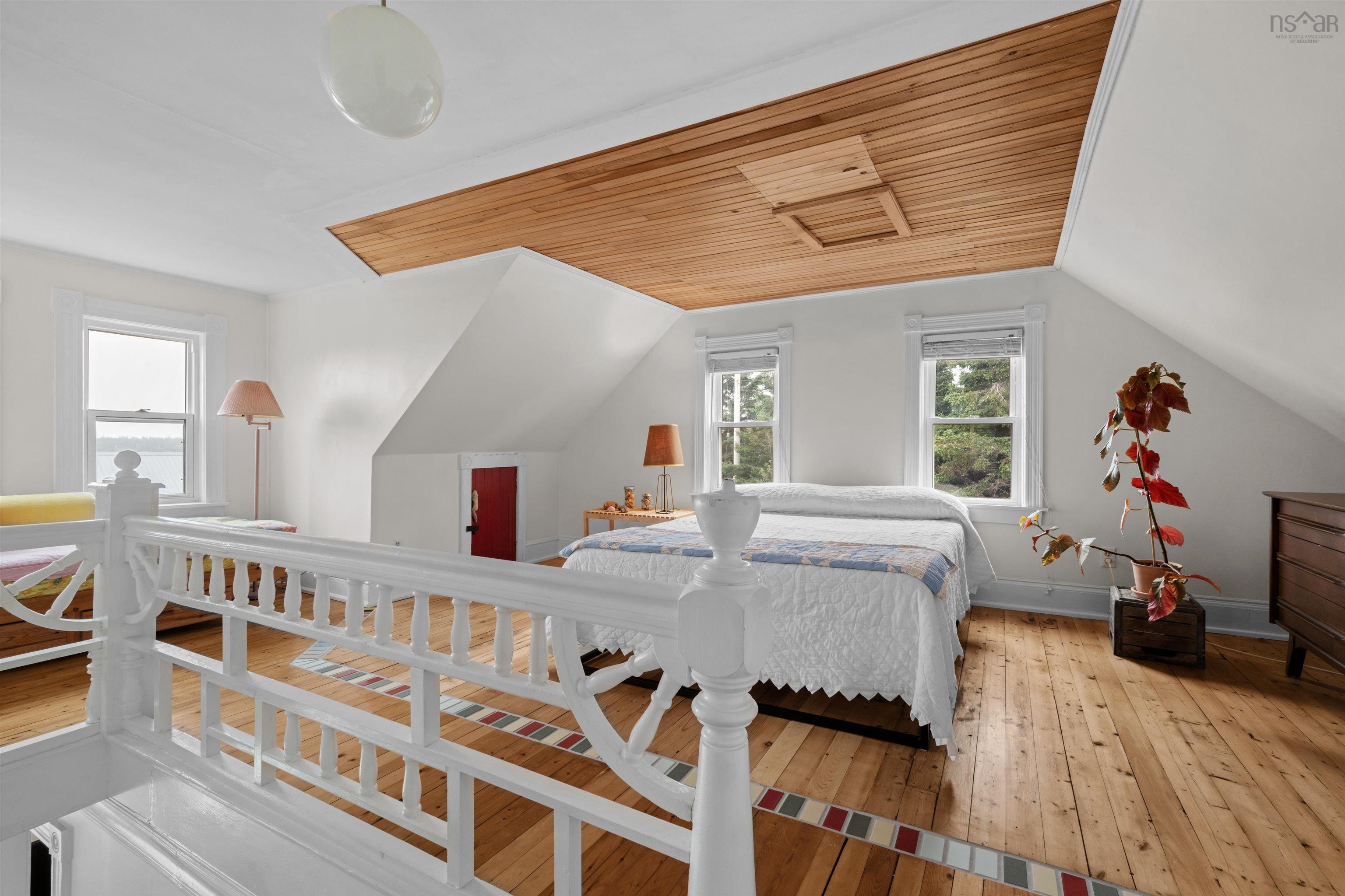 $379,000.00: 28 Wharf Road, Bush Island