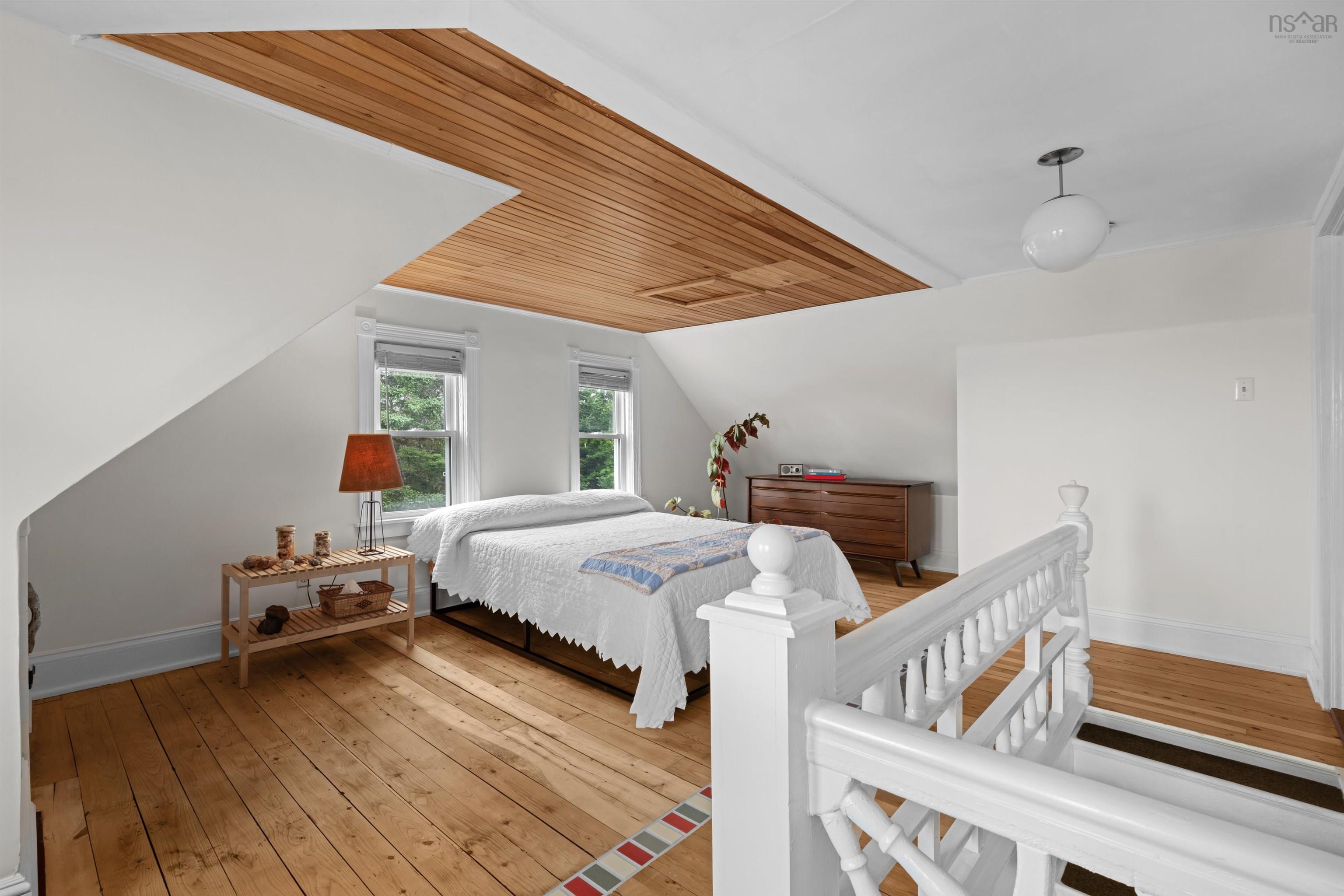 $379,000.00: 28 Wharf Road, Bush Island