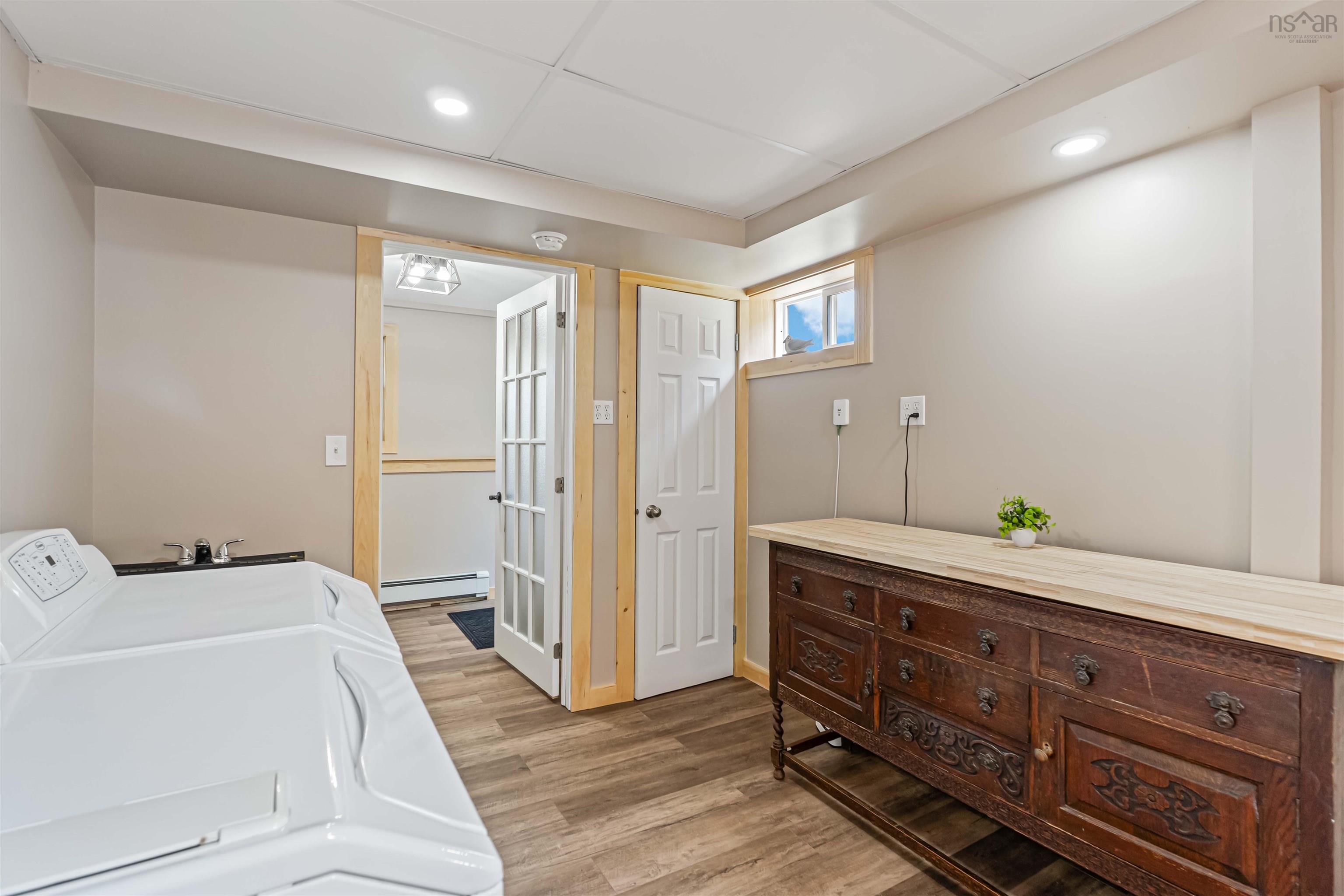 $449,500.00: 866 Brinton Road, Port Lorne