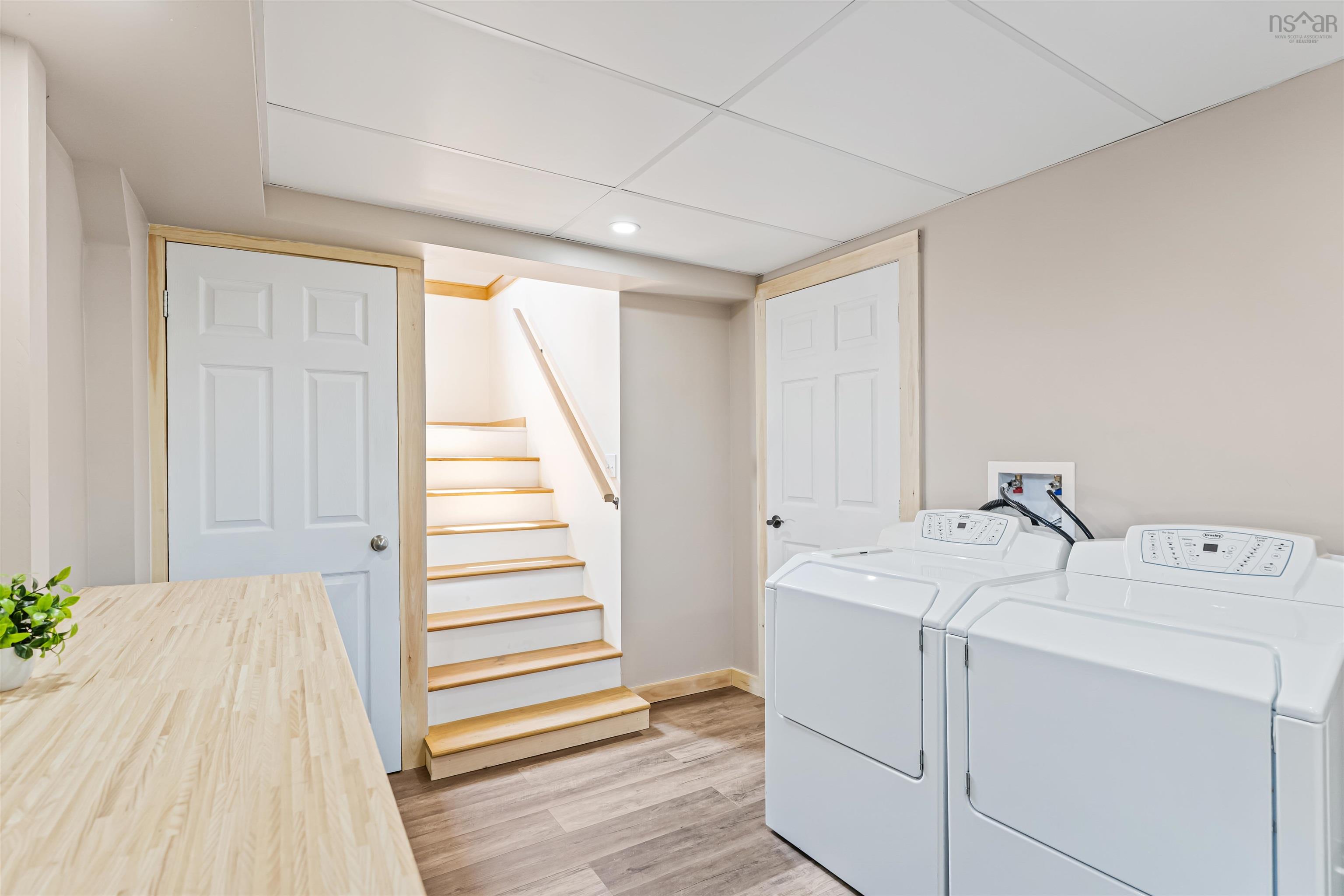 $449,500.00: 866 Brinton Road, Port Lorne