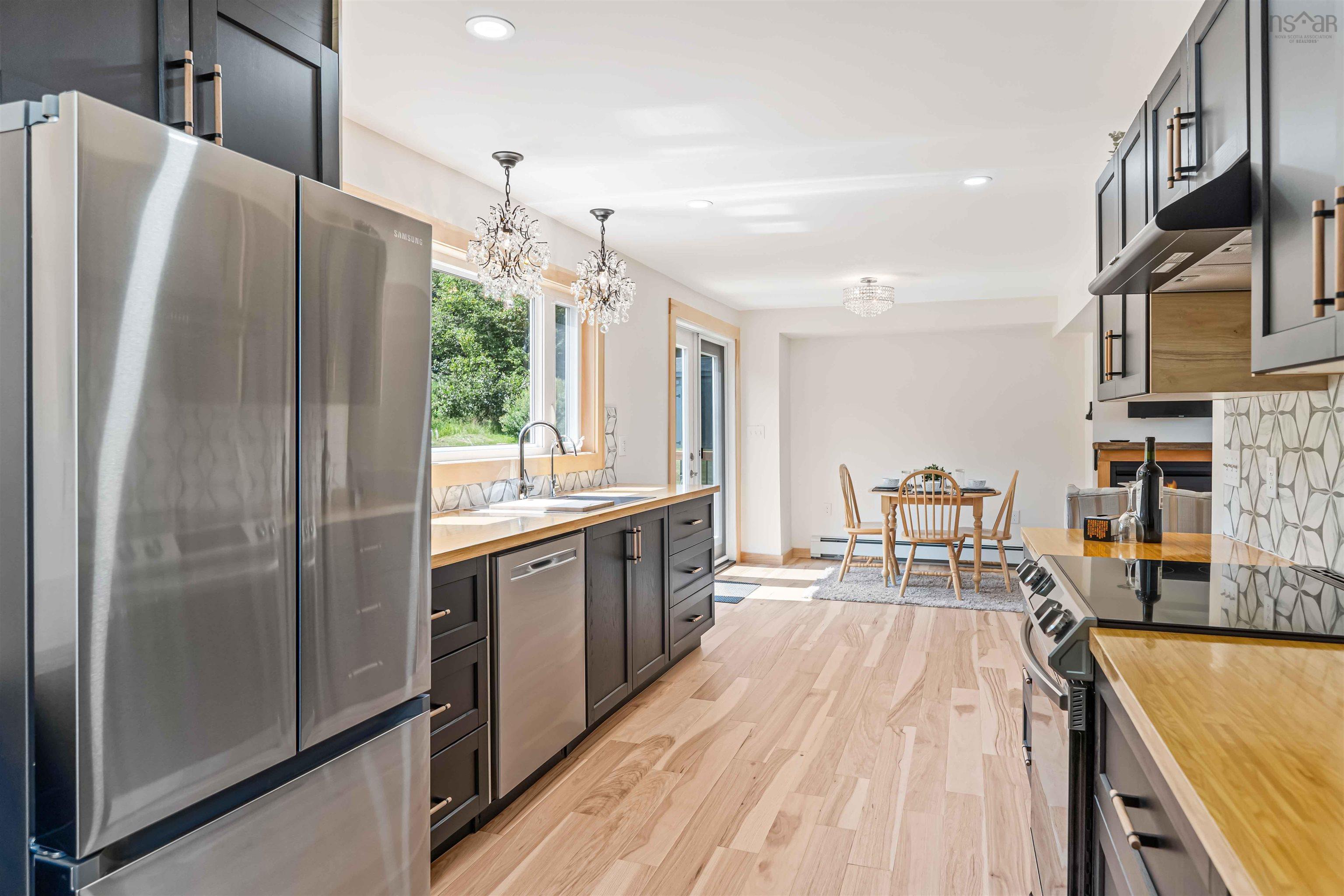 $449,500.00: 866 Brinton Road, Port Lorne