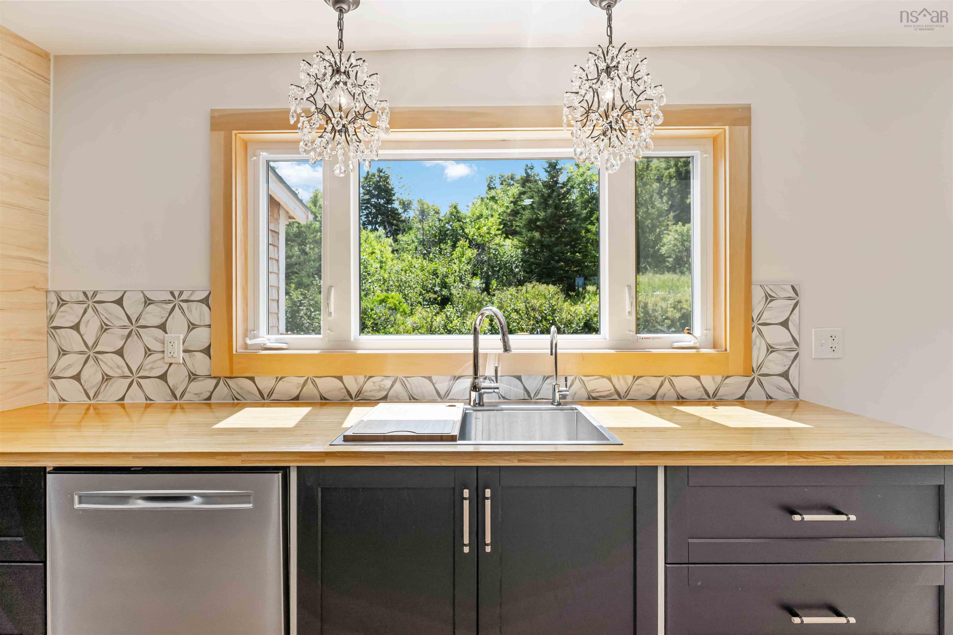 $449,500.00: 866 Brinton Road, Port Lorne