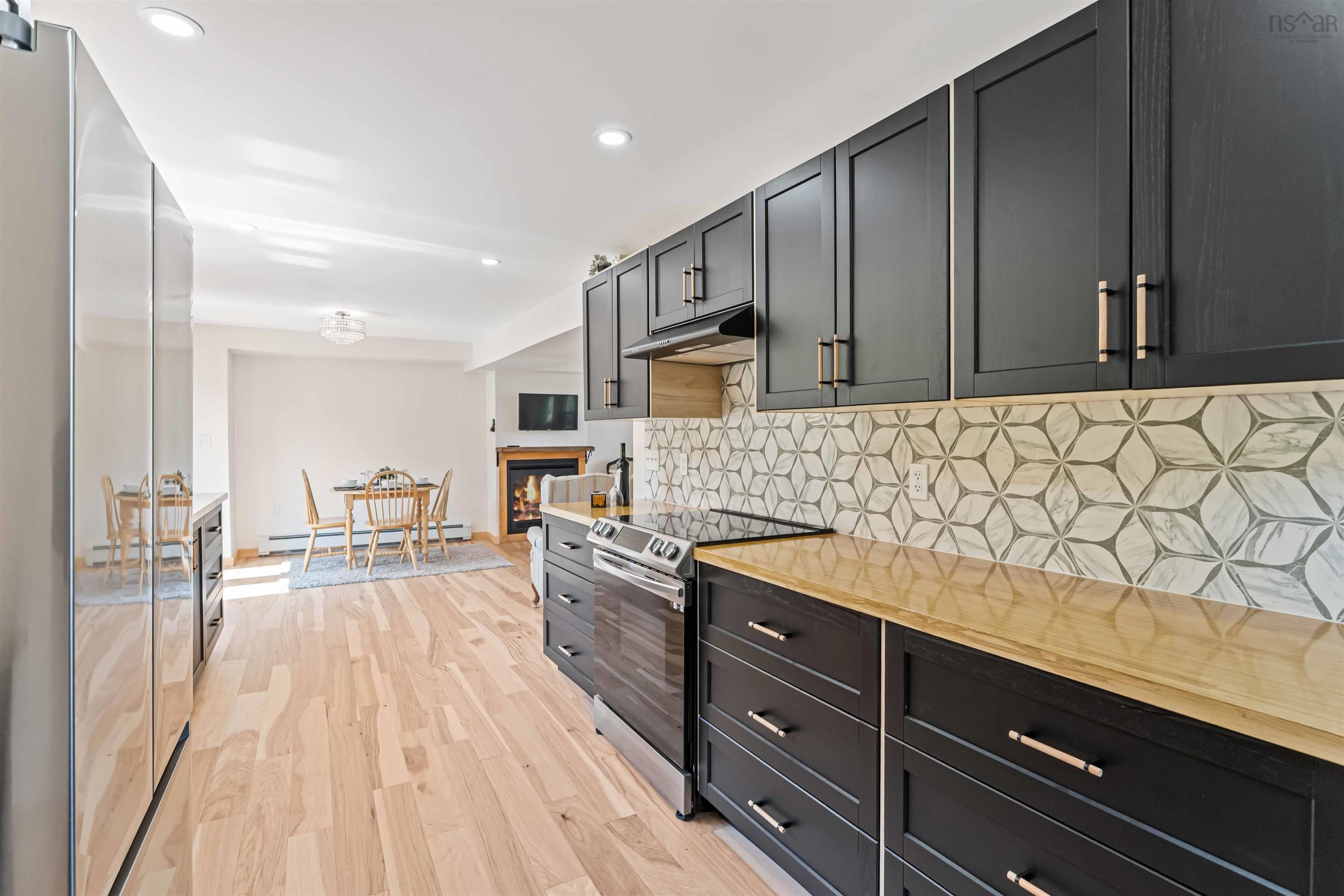 $449,500.00: 866 Brinton Road, Port Lorne