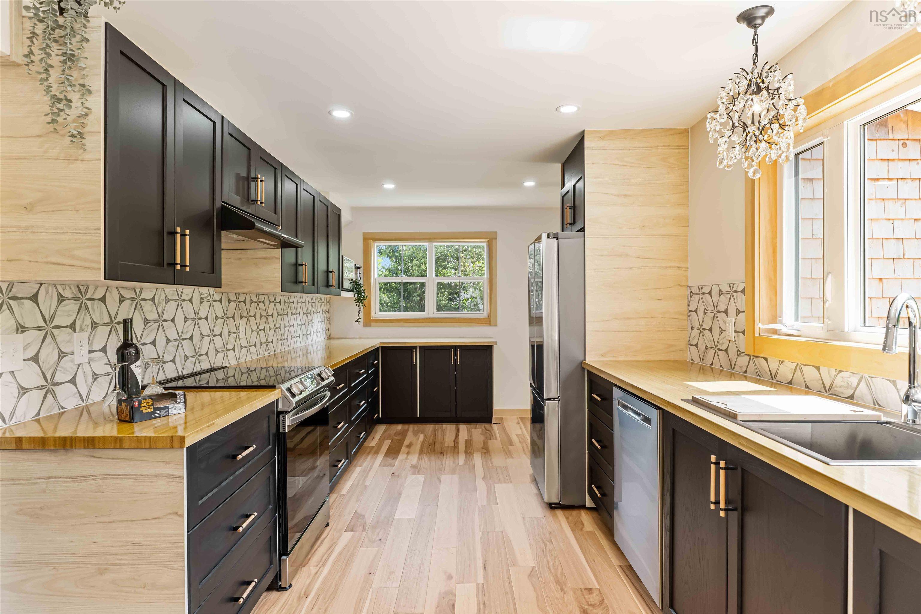 $449,500.00: 866 Brinton Road, Port Lorne