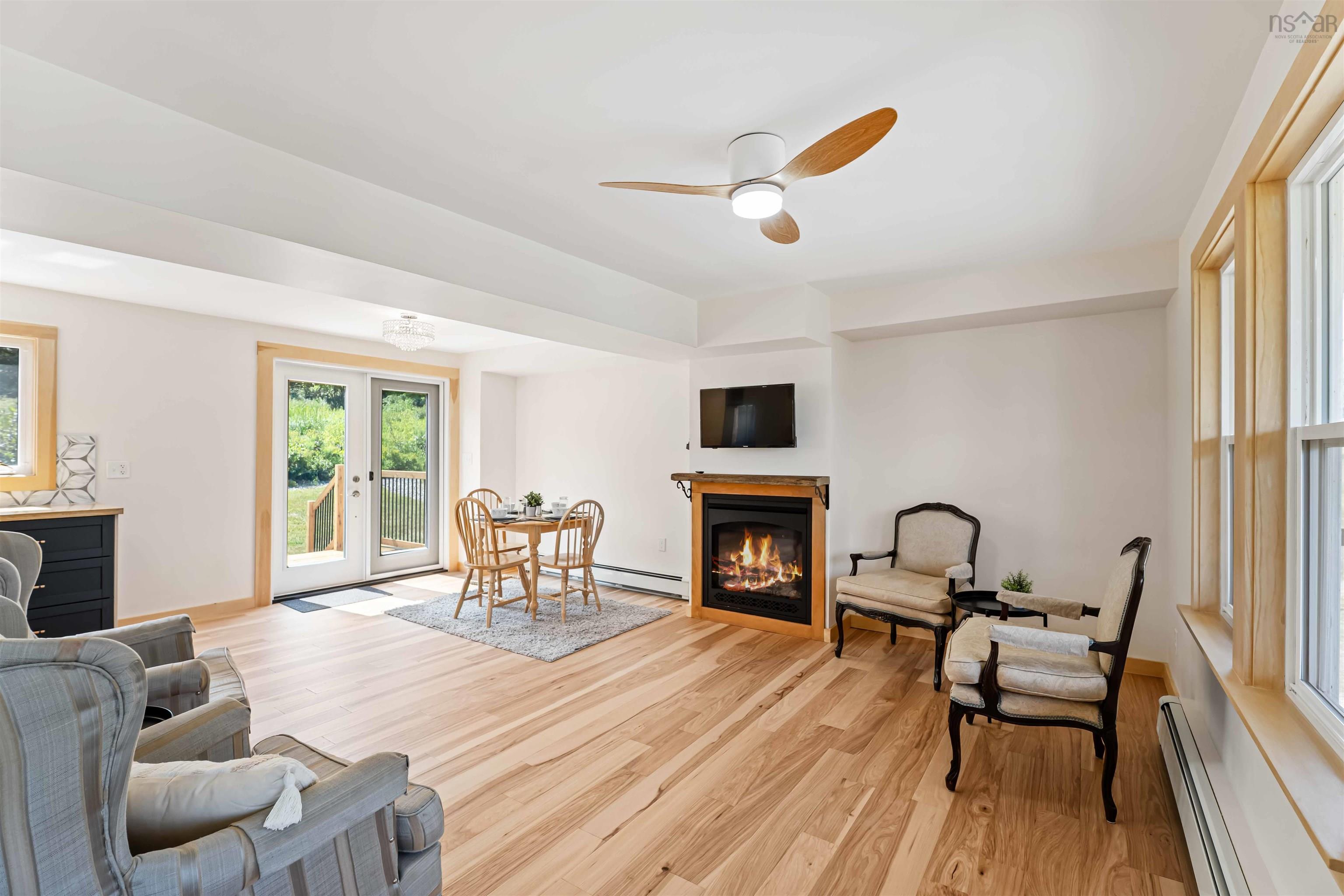 $449,500.00: 866 Brinton Road, Port Lorne