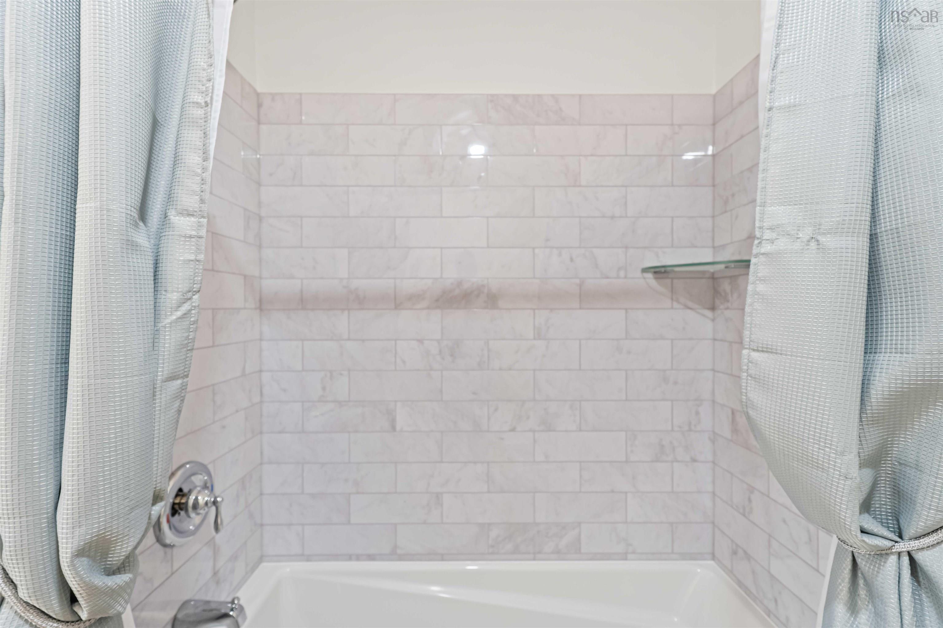 $449,500.00: 866 Brinton Road, Port Lorne