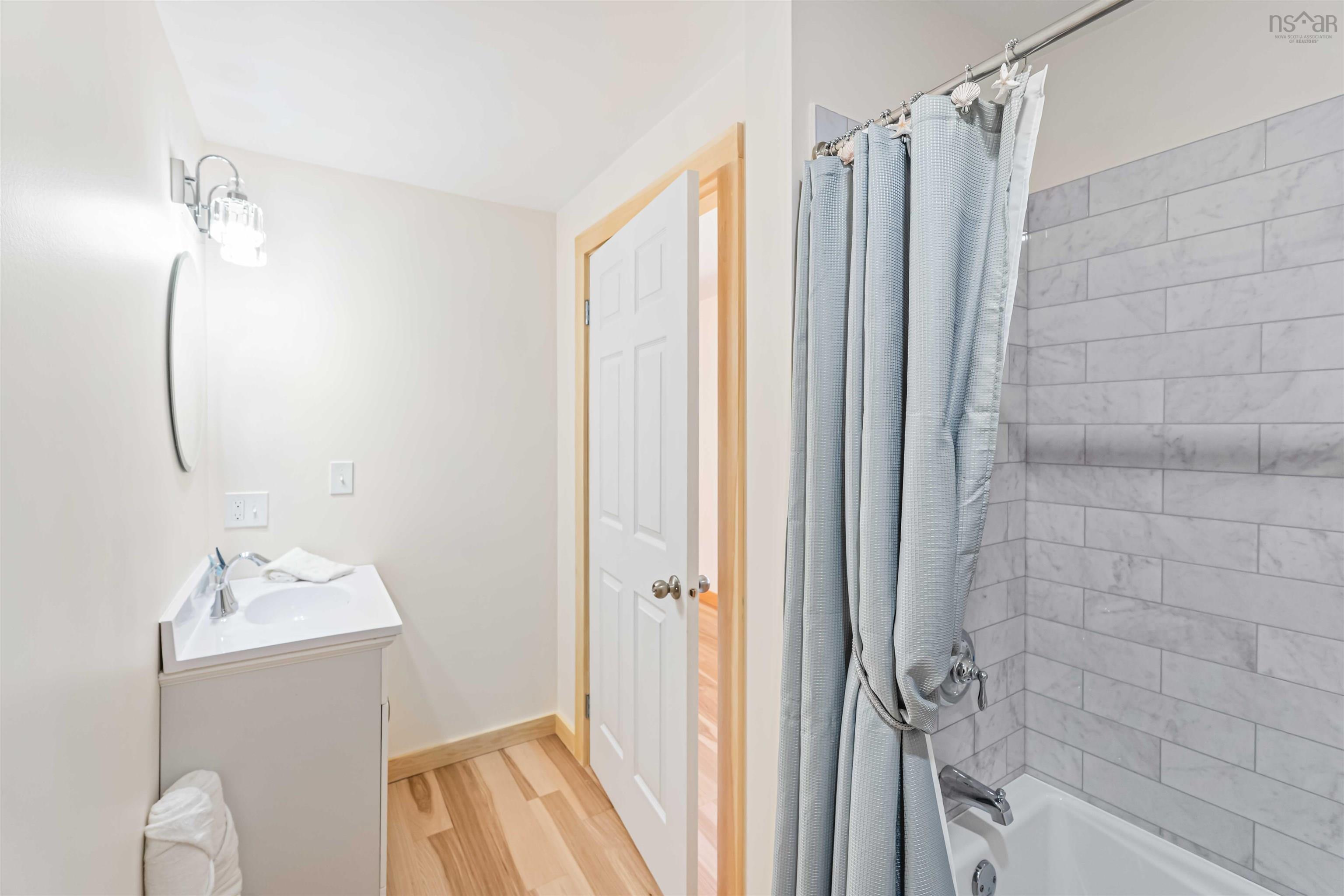 $449,500.00: 866 Brinton Road, Port Lorne