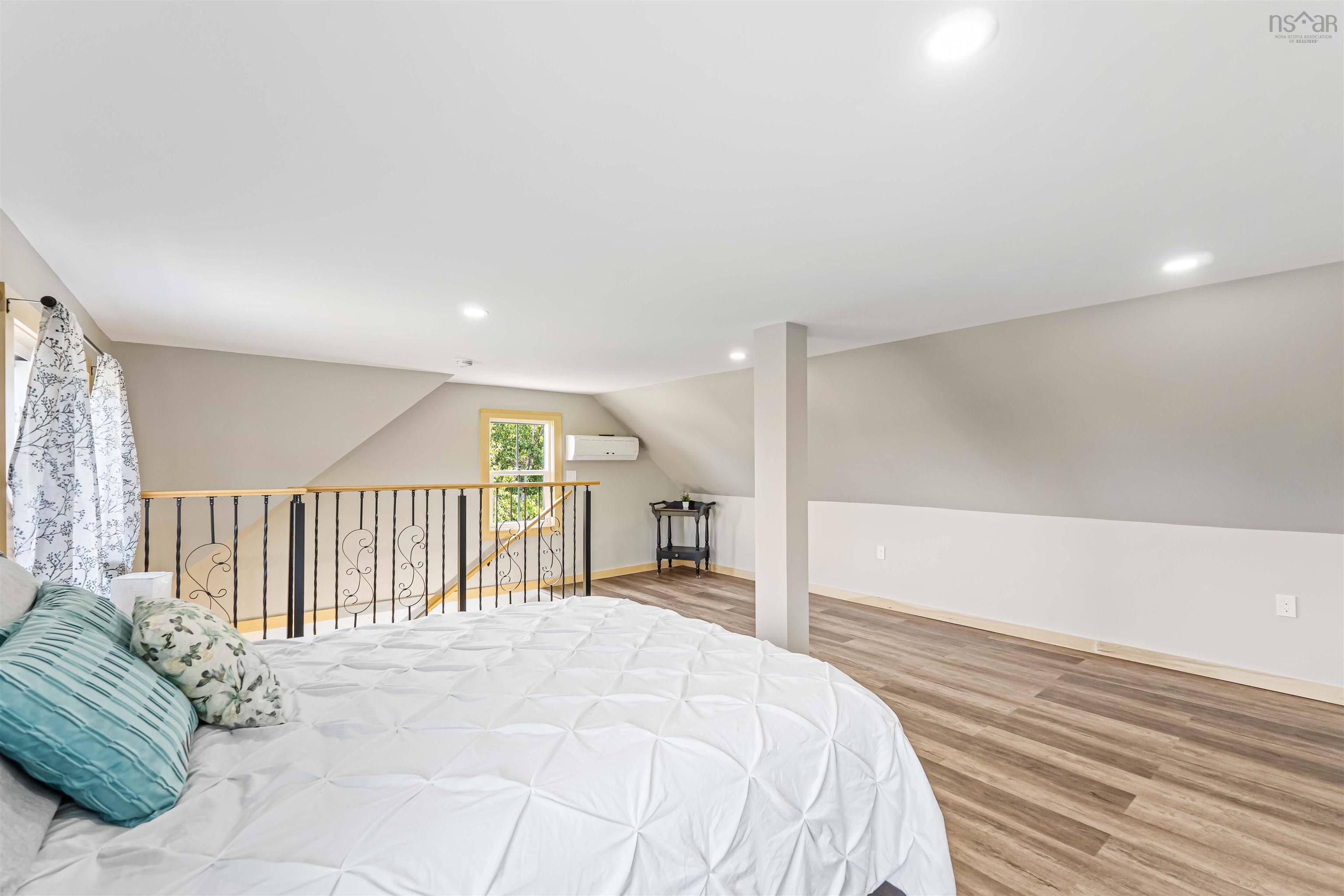 $449,500.00: 866 Brinton Road, Port Lorne