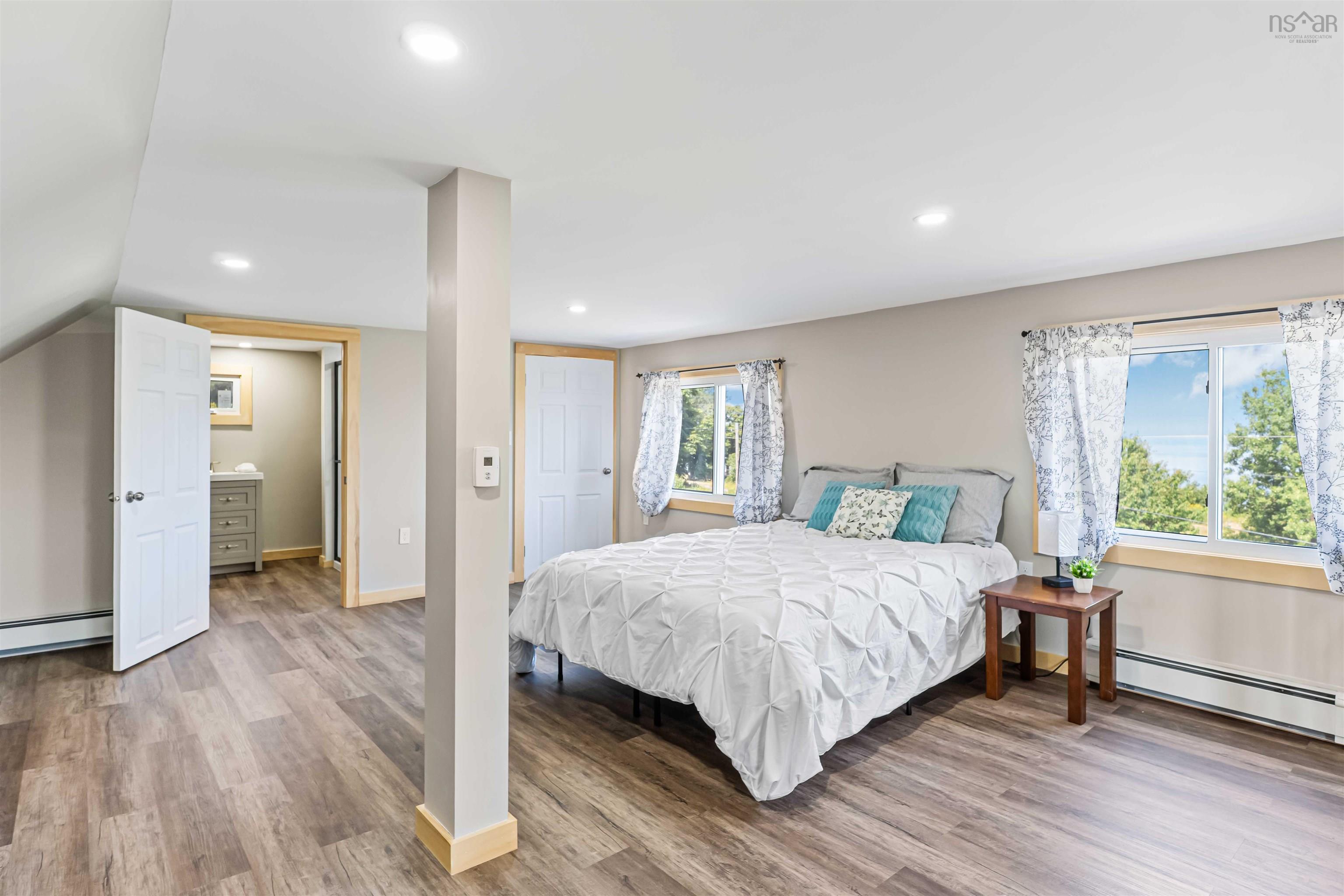 $449,500.00: 866 Brinton Road, Port Lorne