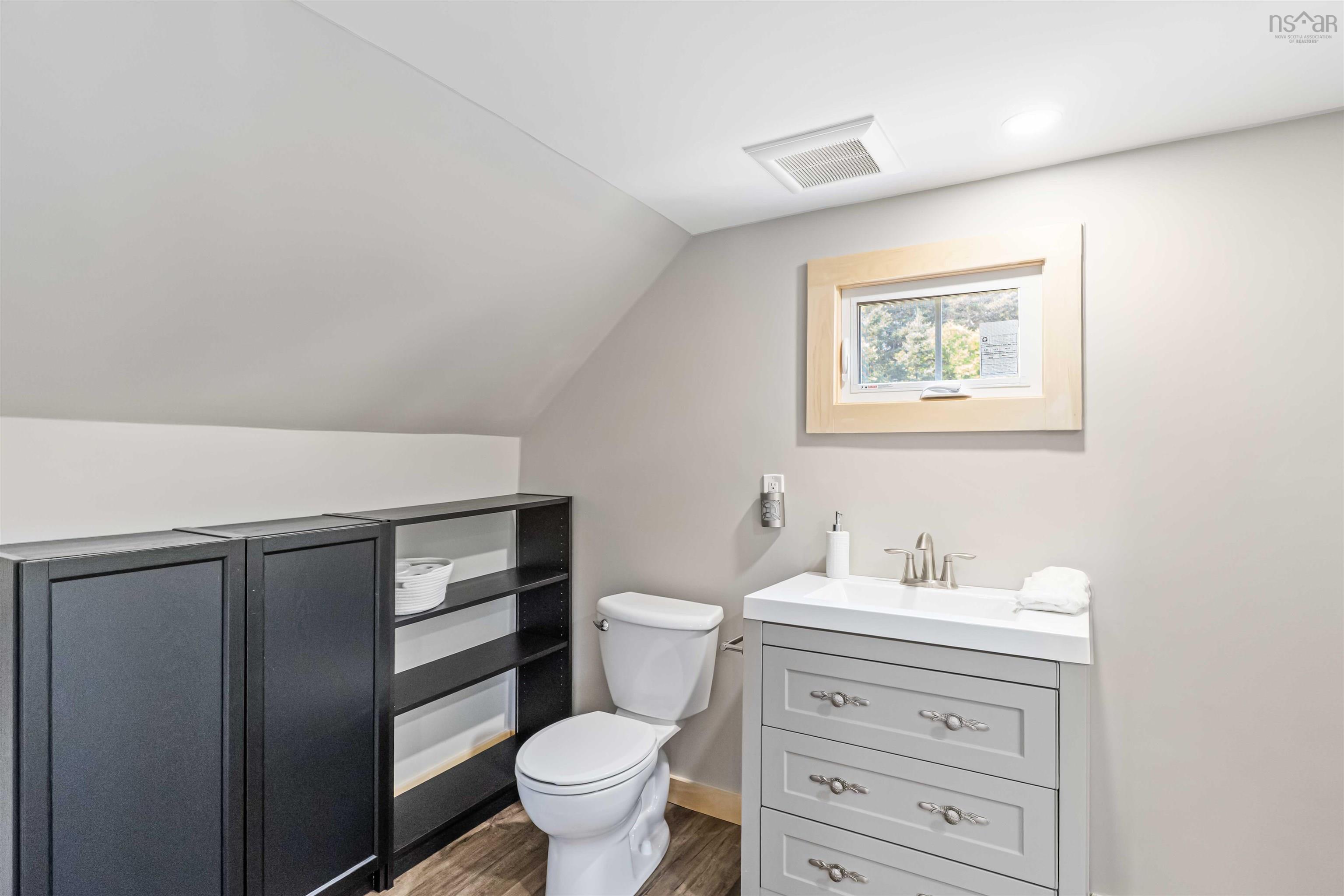 $449,500.00: 866 Brinton Road, Port Lorne