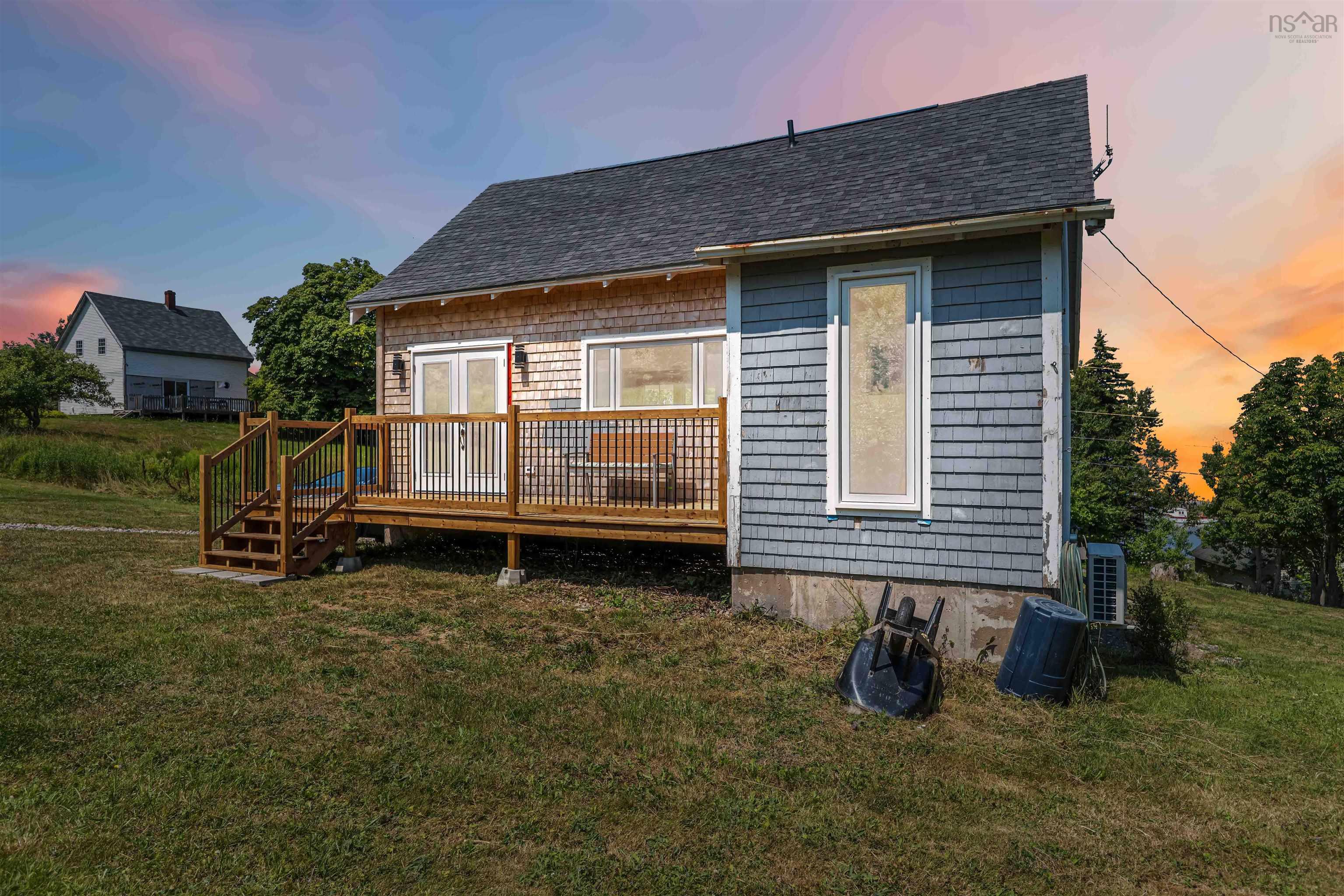 $449,500.00: 866 Brinton Road, Port Lorne