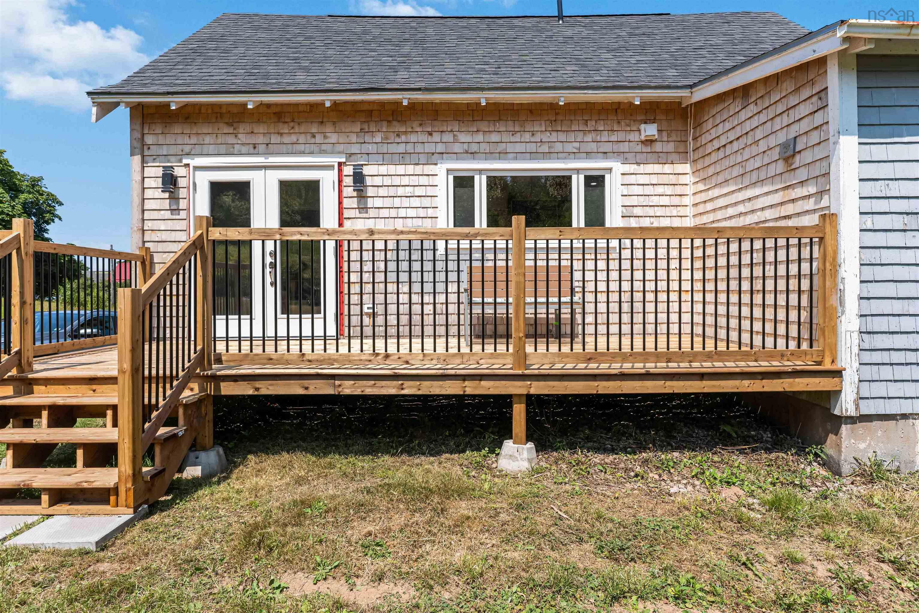 $449,500.00: 866 Brinton Road, Port Lorne