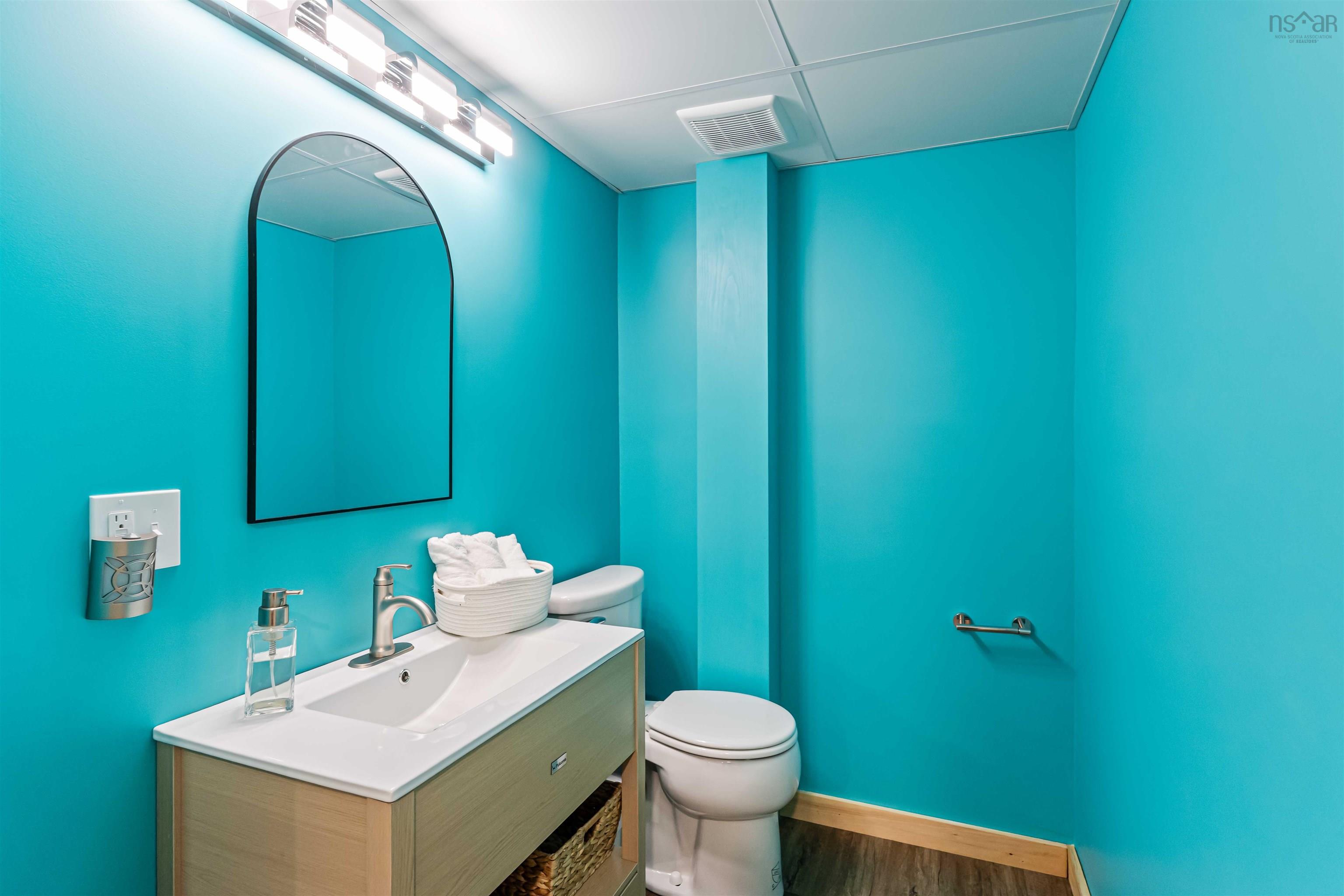 $449,500.00: 866 Brinton Road, Port Lorne