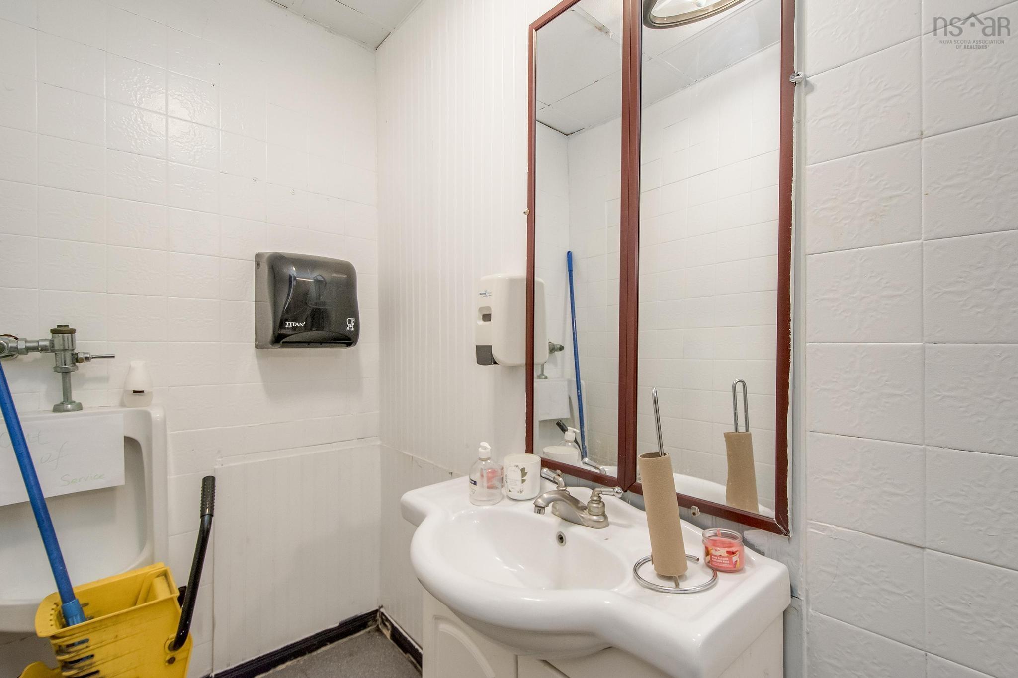 $99,000.00: 6253 Quinpool Road, Halifax