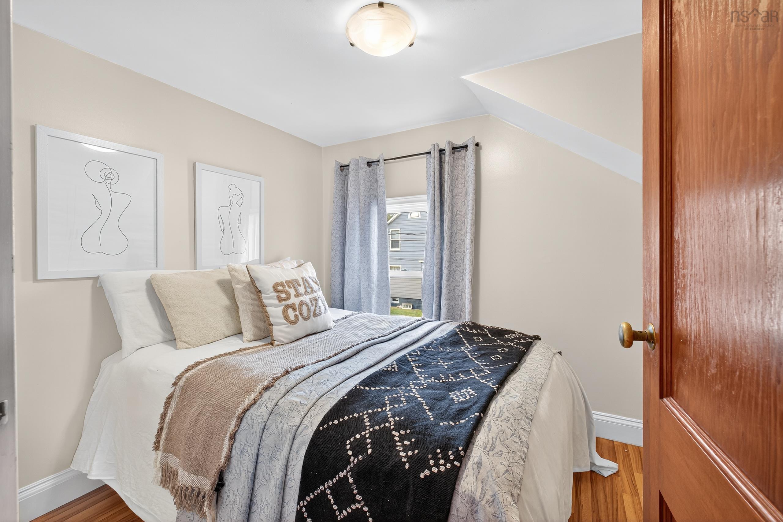 $218,900.00: 37 Court Street, Sydney