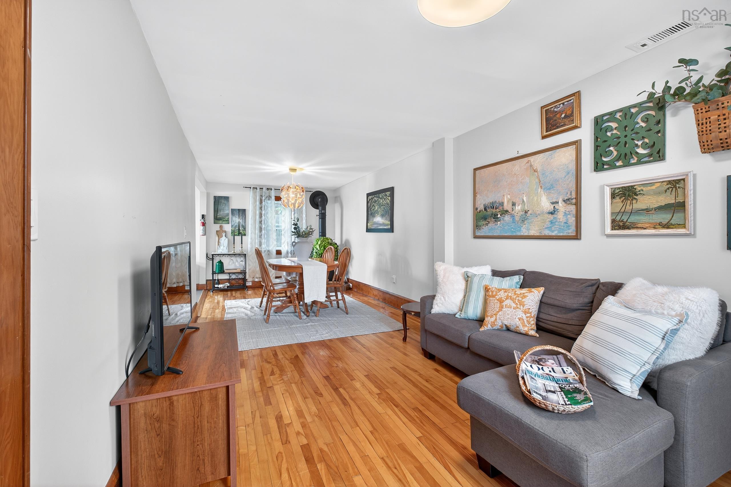 $218,900.00: 37 Court Street, Sydney