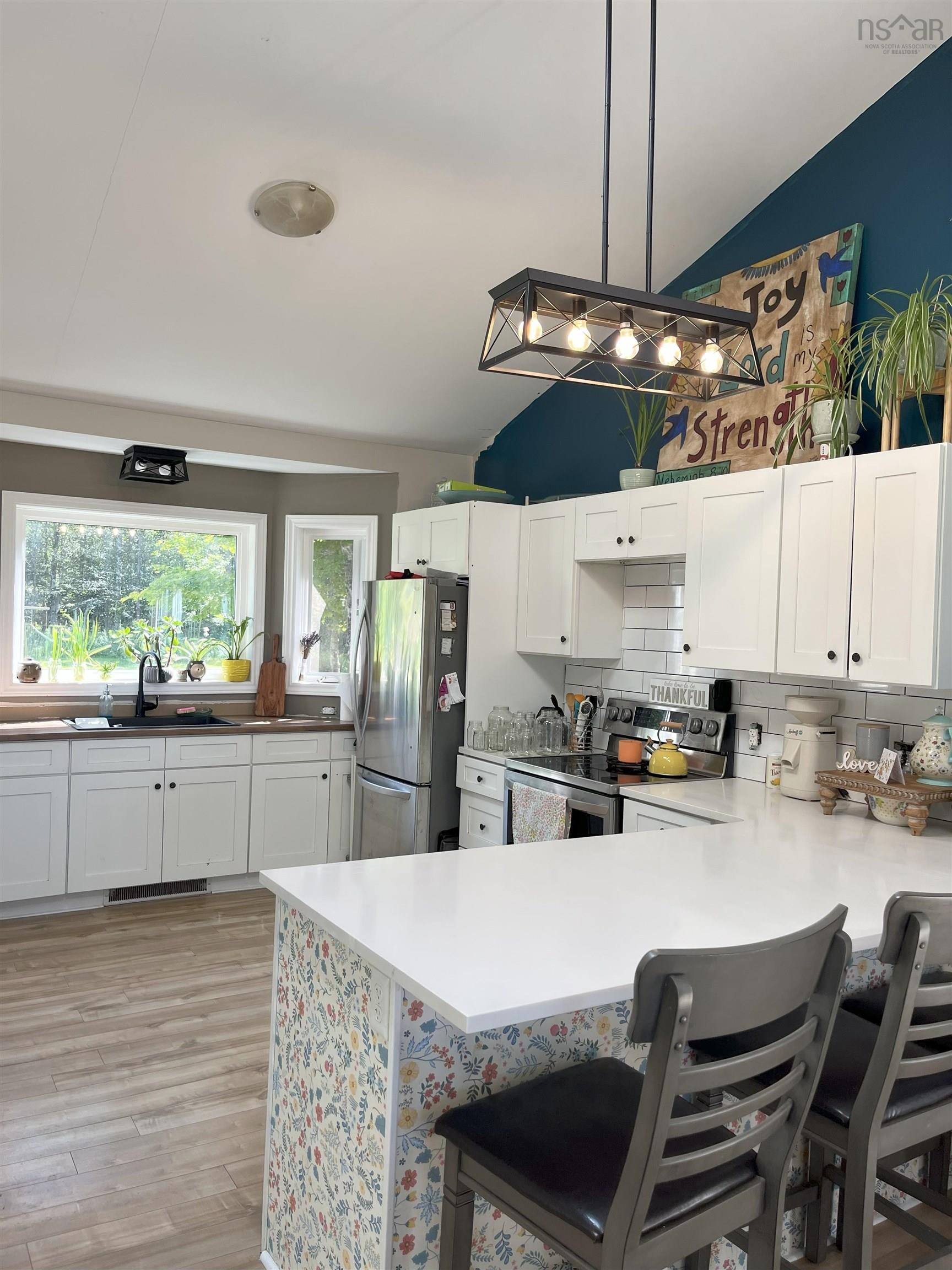 $399,999.00: 120 Base Line East Road, Harbourville