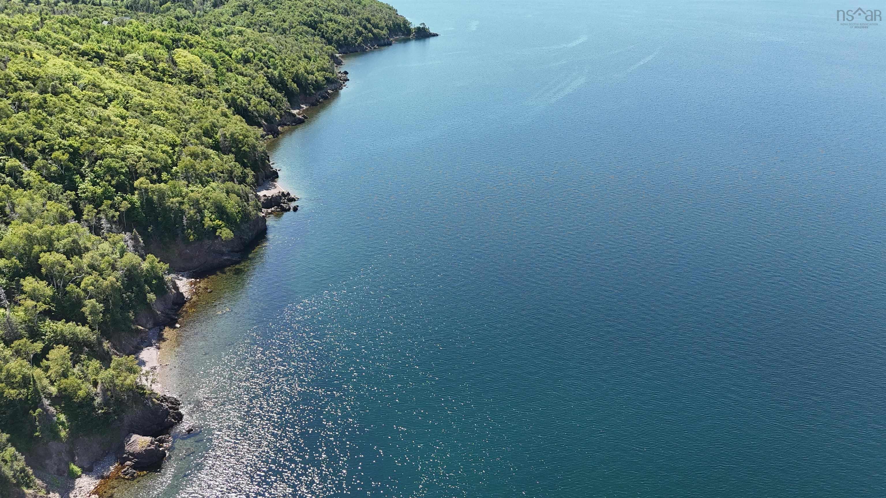 $524,900.00: 95 LAKESHORE Drive W, Irish Cove