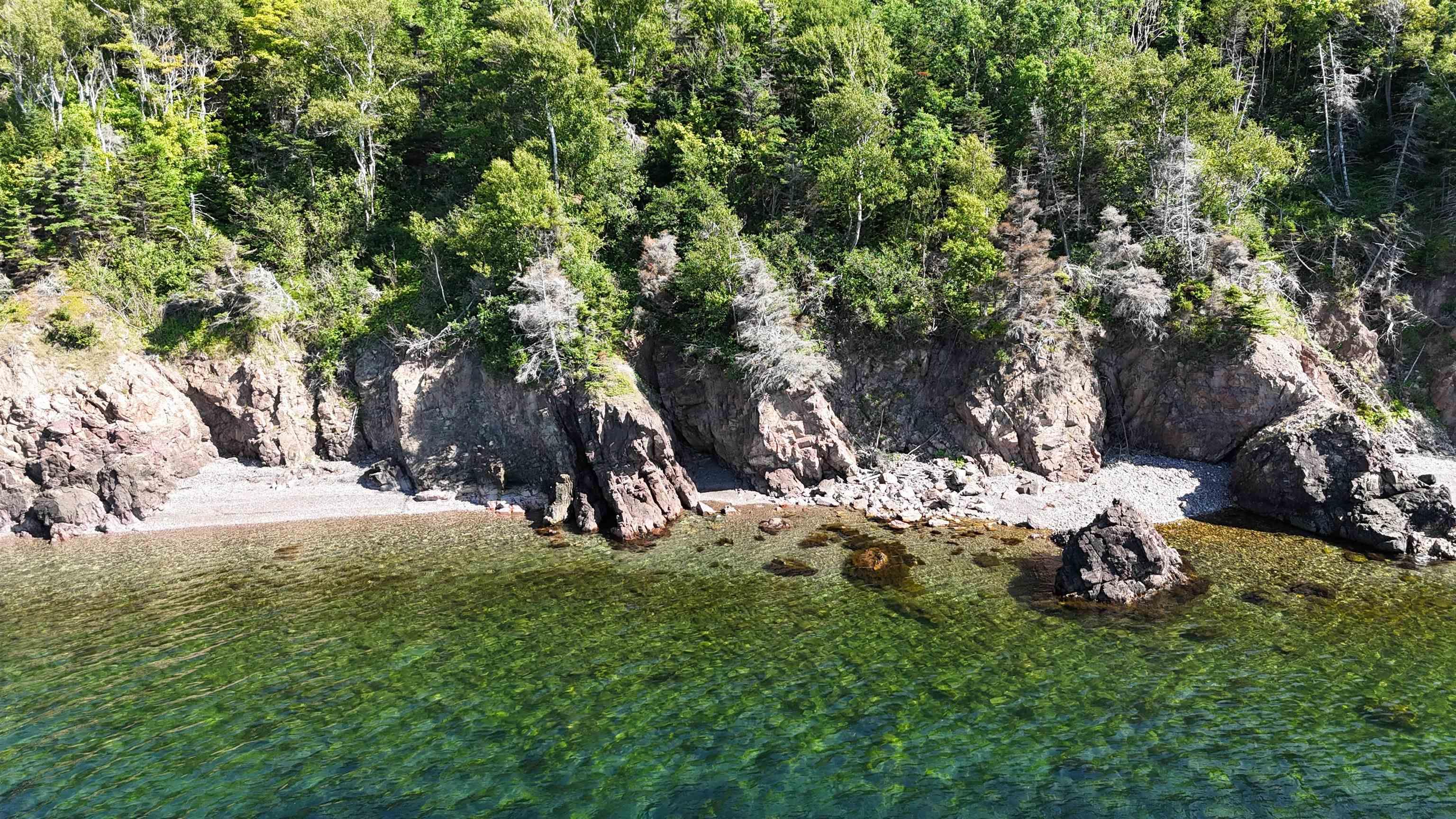 $524,900.00: 95 LAKESHORE Drive W, Irish Cove